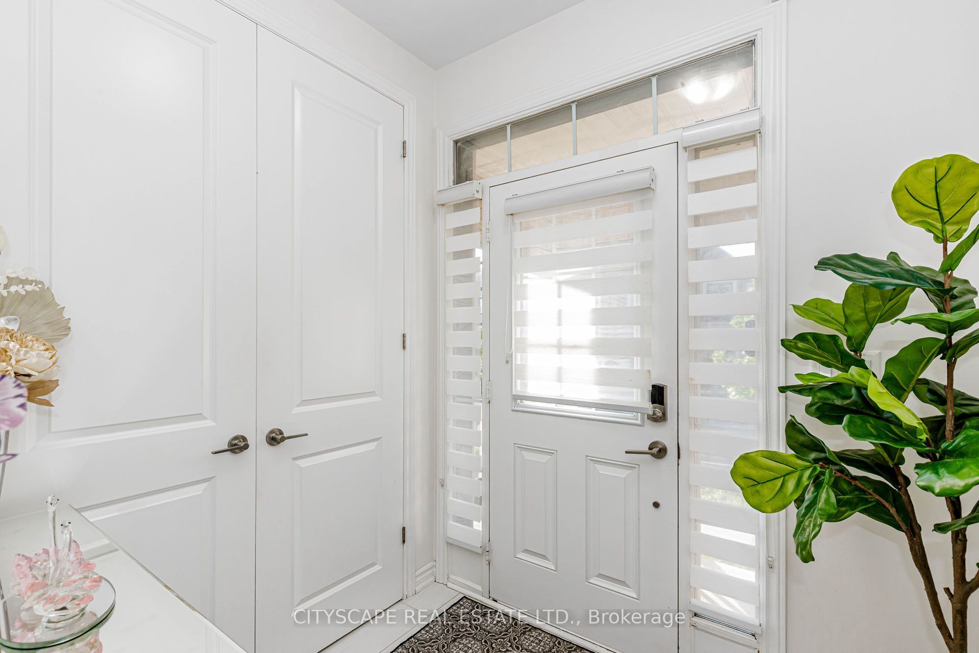 482 Bergamot Avenue Property Photo 4