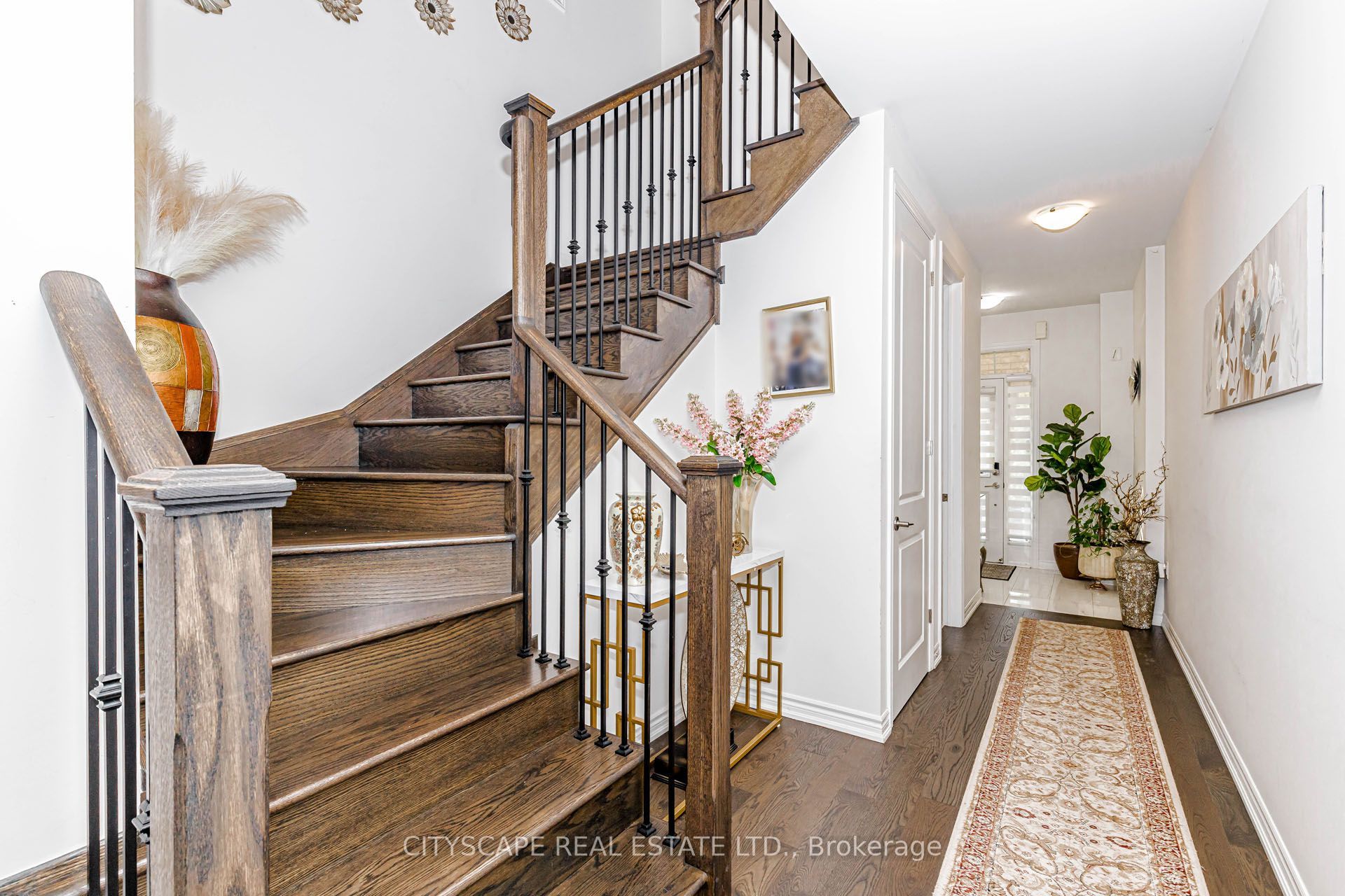 482 Bergamot Avenue Property Photo 6