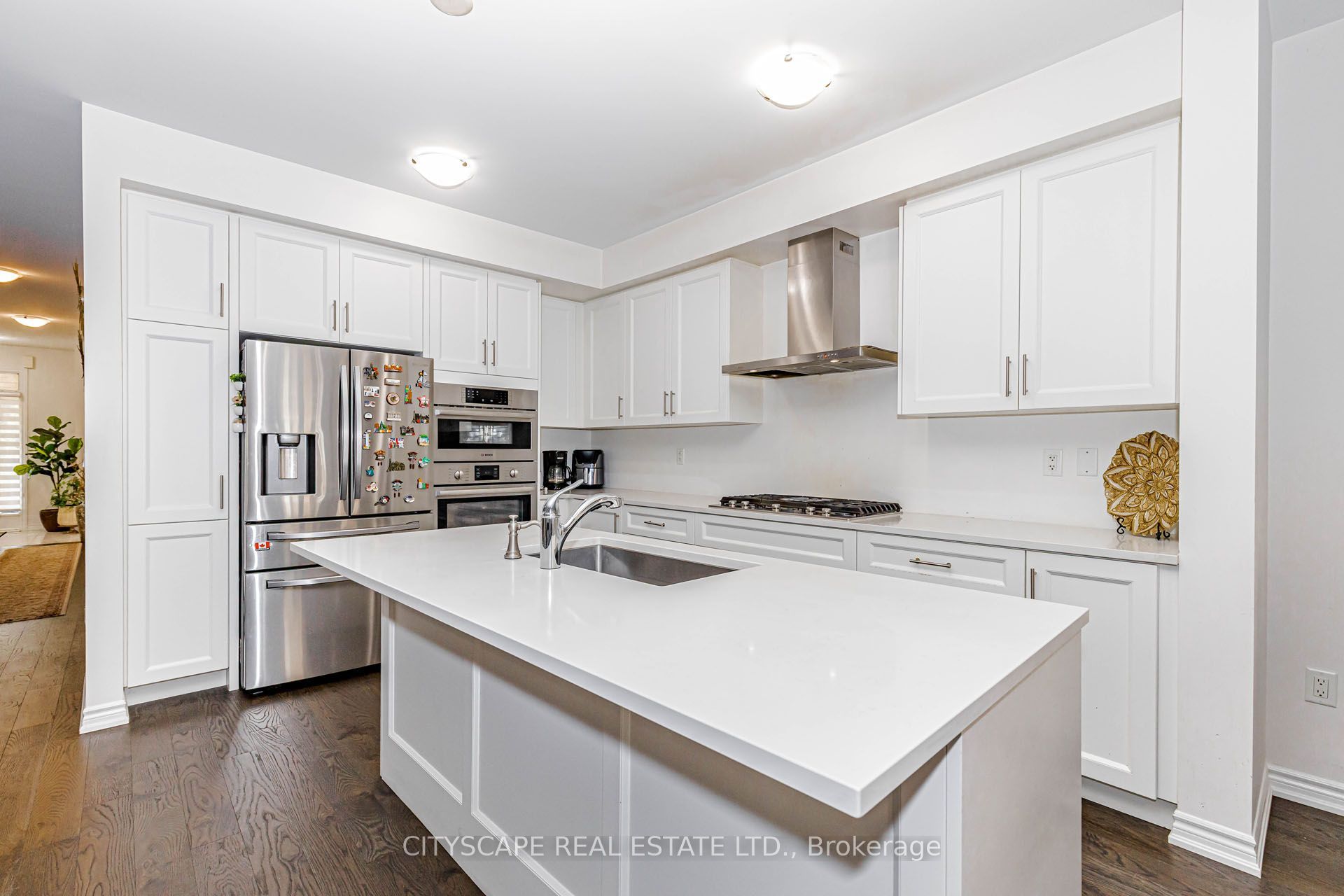 482 Bergamot Avenue Property Photo 15
