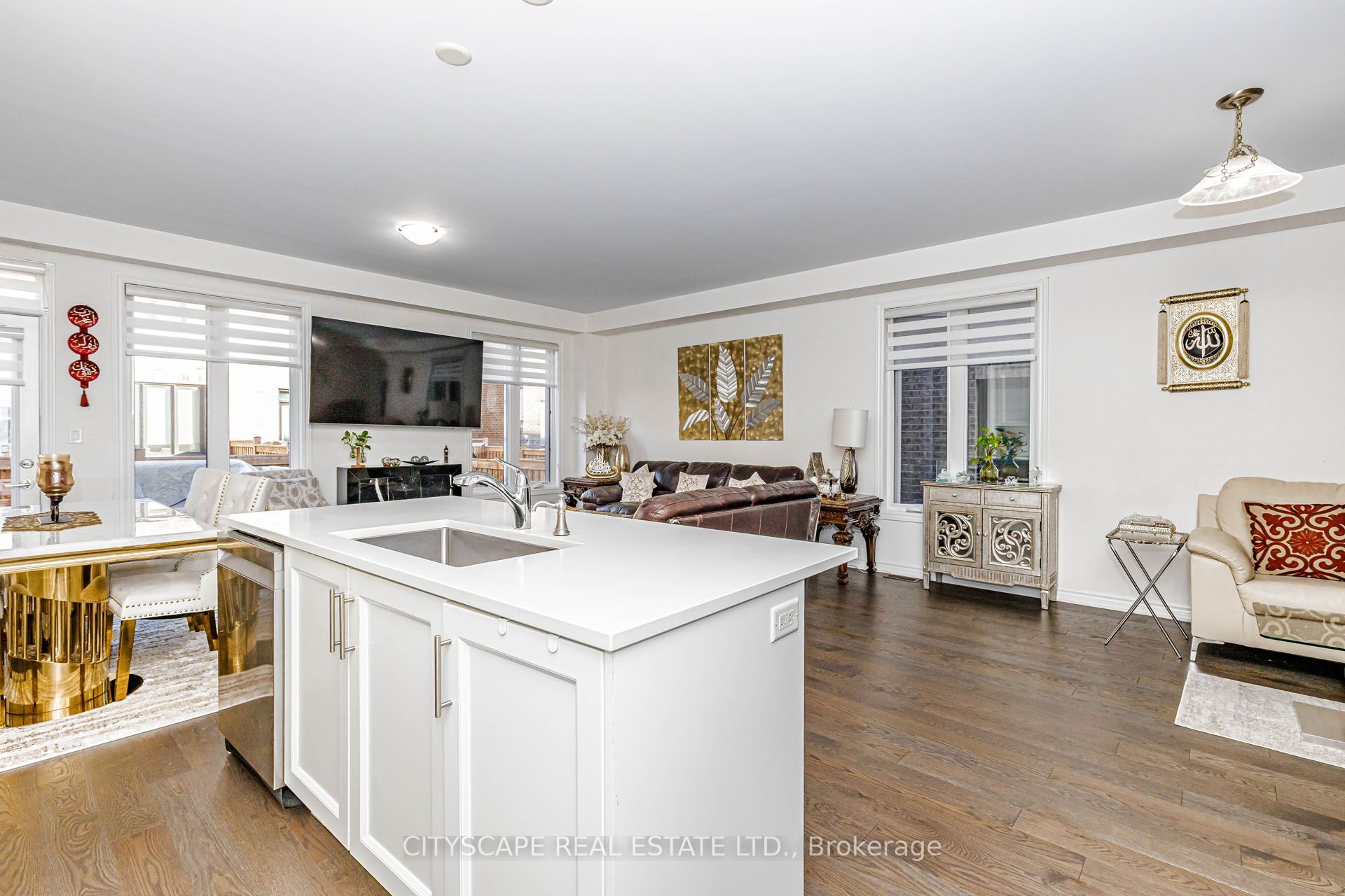 482 Bergamot Avenue Property Photo 21