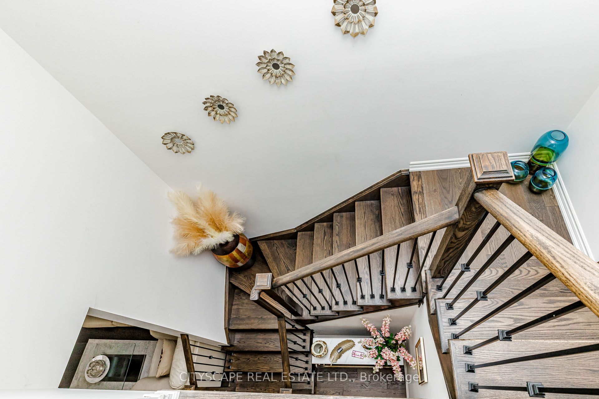 482 Bergamot Avenue Property Photo 25