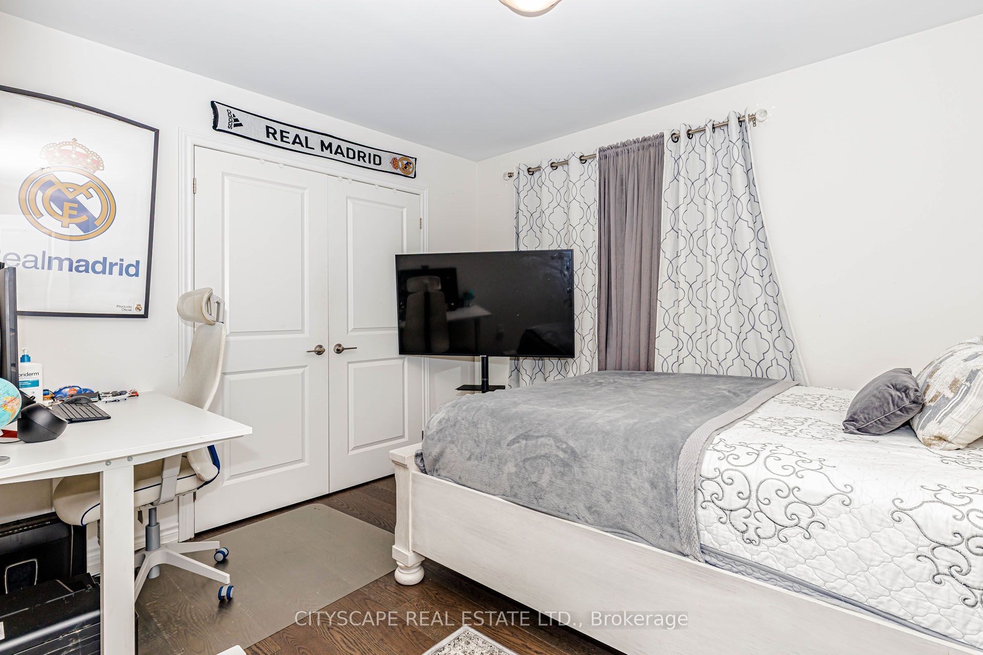 482 Bergamot Avenue Property Photo 33