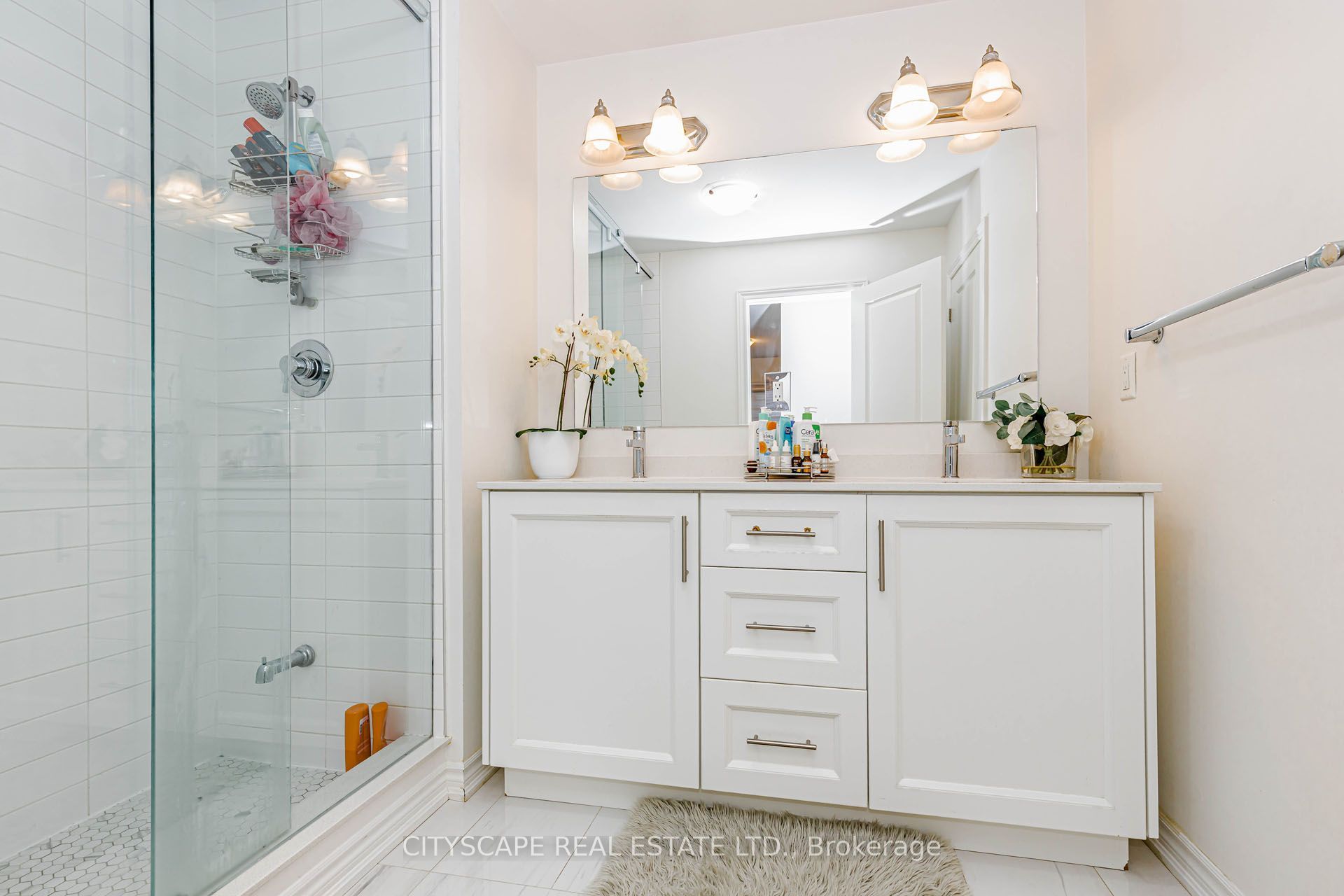 482 Bergamot Avenue Property Photo 35