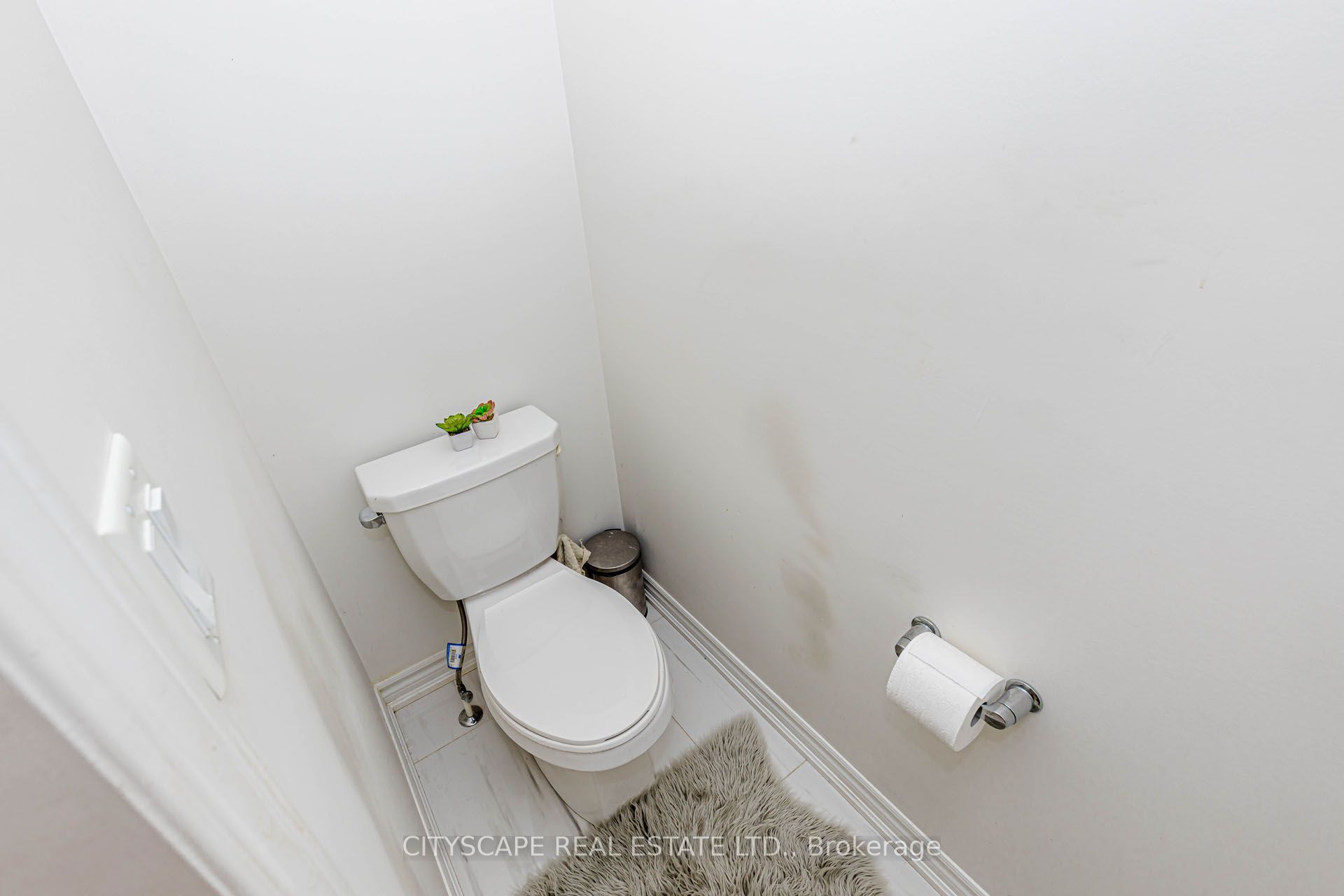 482 Bergamot Avenue Property Photo 37