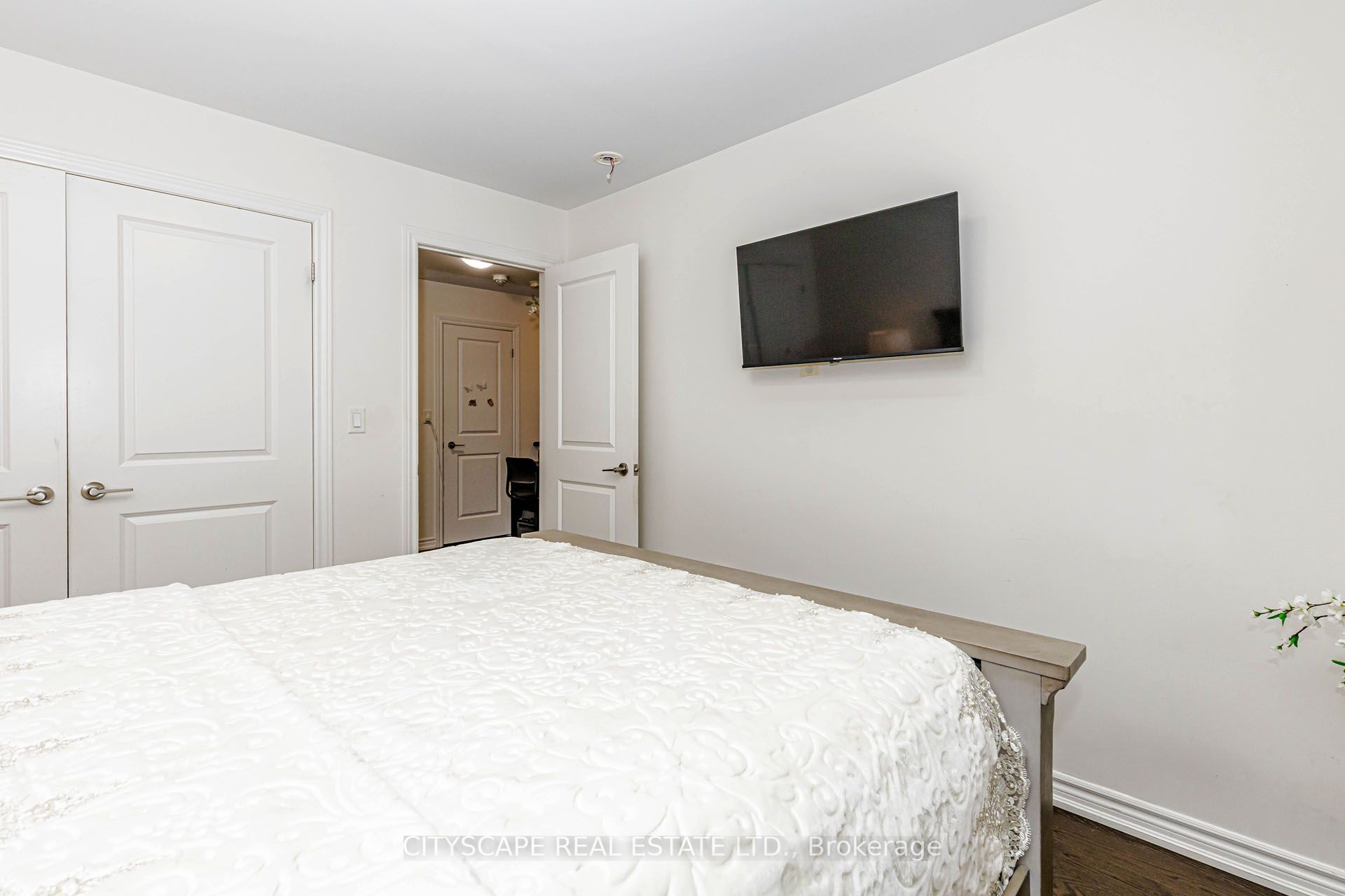 482 Bergamot Avenue Property Photo 40