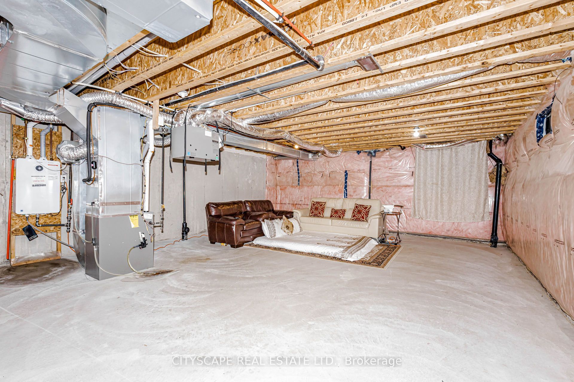482 Bergamot Avenue Property Photo 47