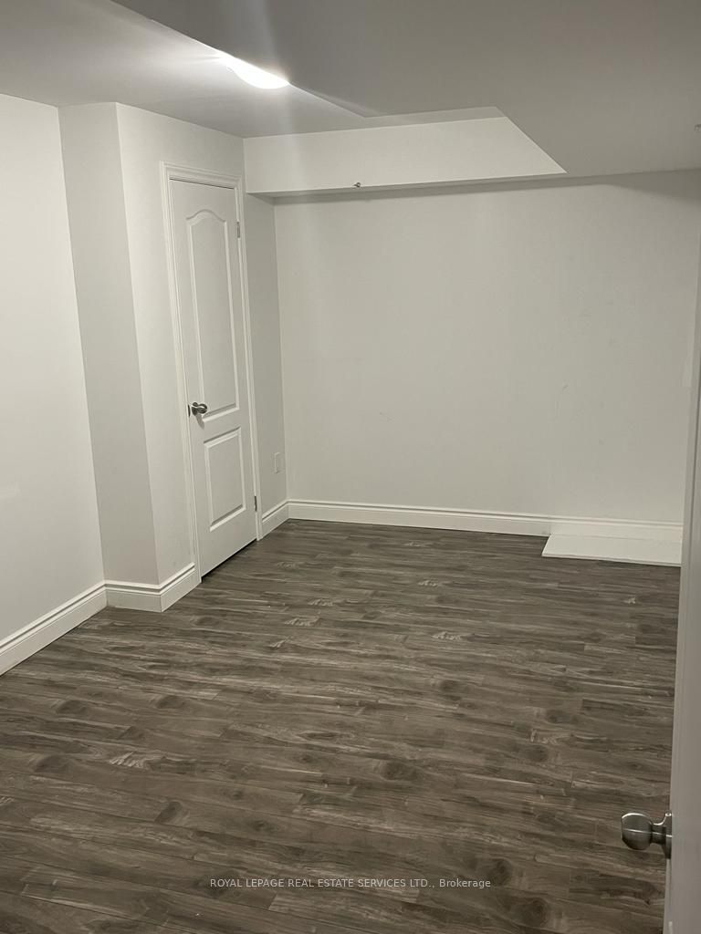 16 Little Britain Crescent Property Photo 12