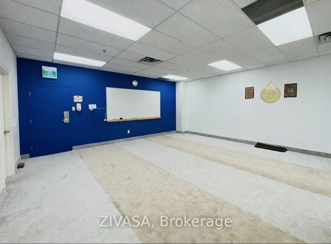 50 Steeles Avenue E 212 Property Photo 8