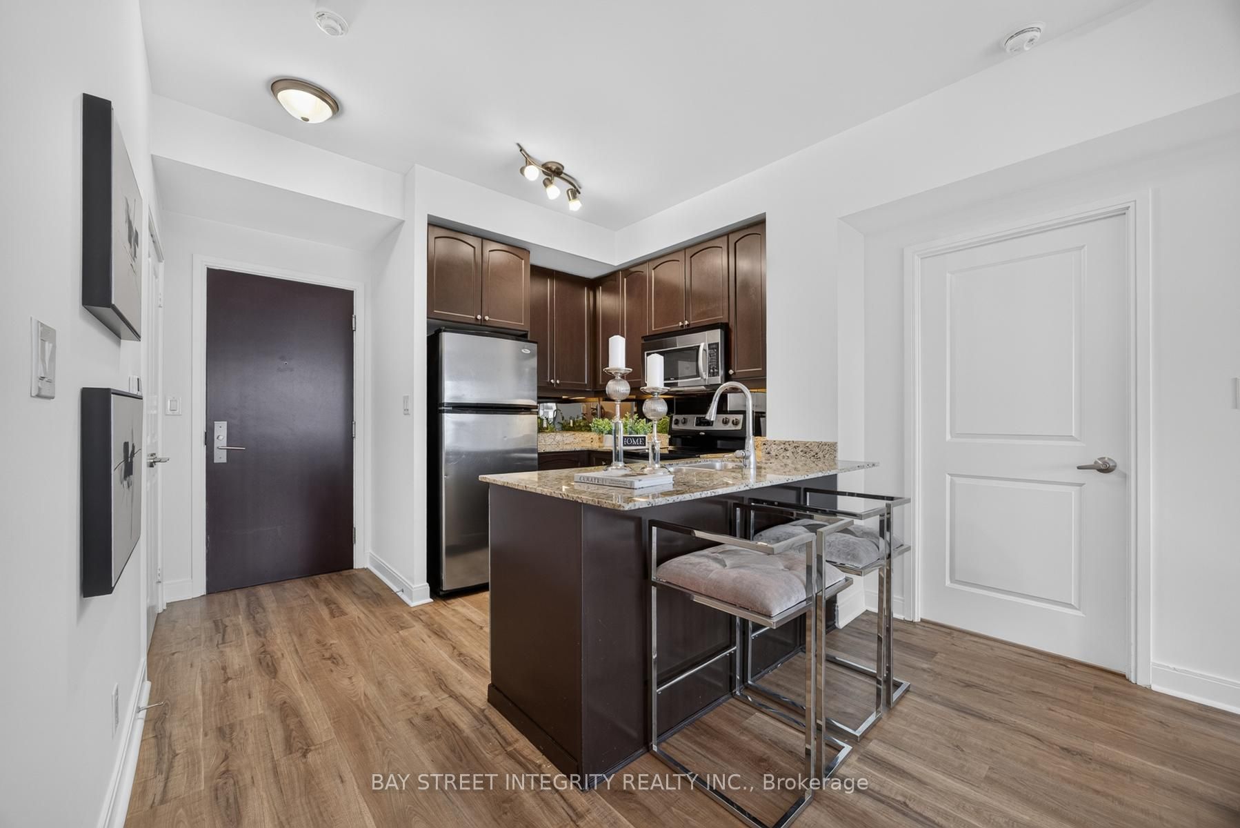 50 Absolute Avenue 1302 Property Photo 4