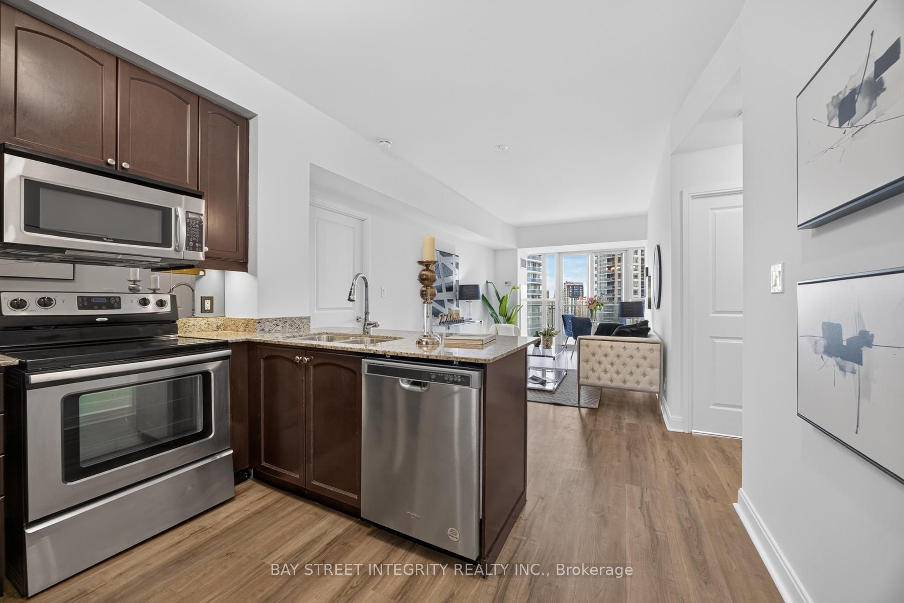 50 Absolute Avenue 1302 Property Photo 6