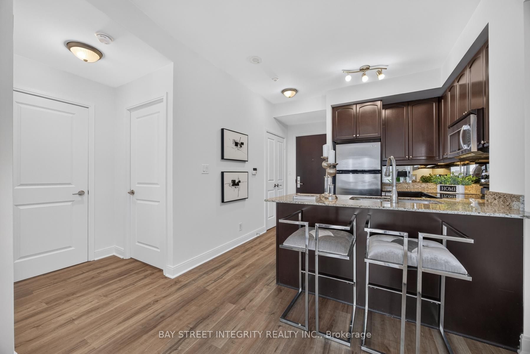 50 Absolute Avenue 1302 Property Photo 9
