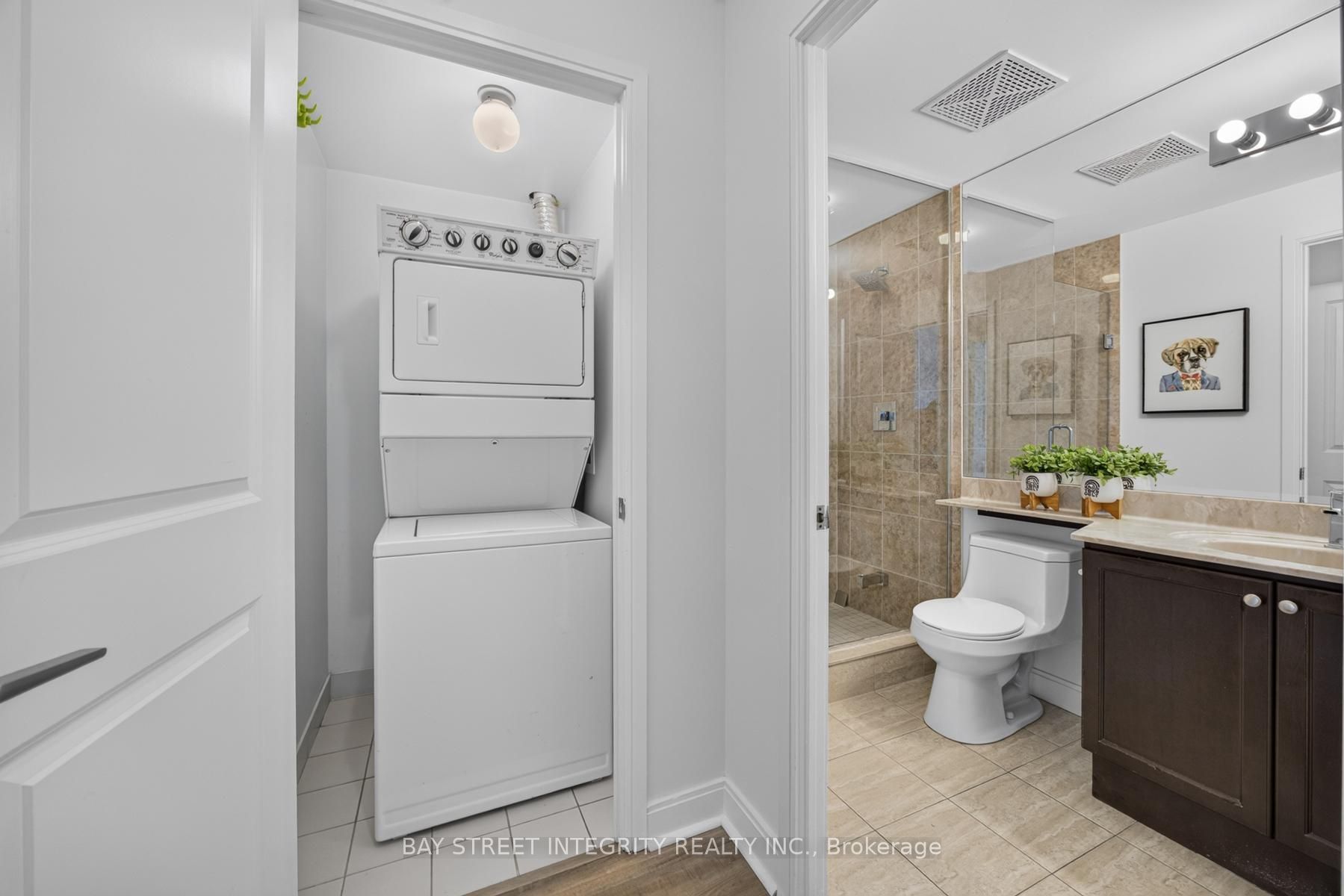50 Absolute Avenue 1302 Property Photo 10