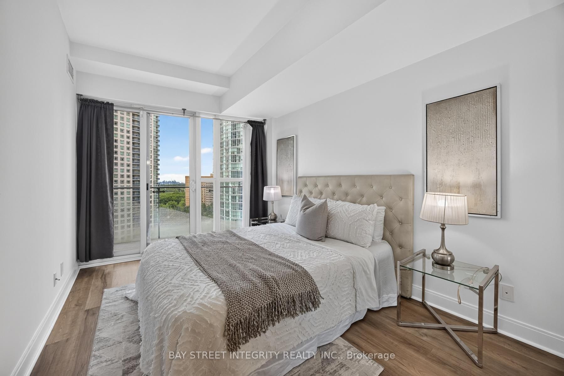 50 Absolute Avenue 1302 Property Photo 13