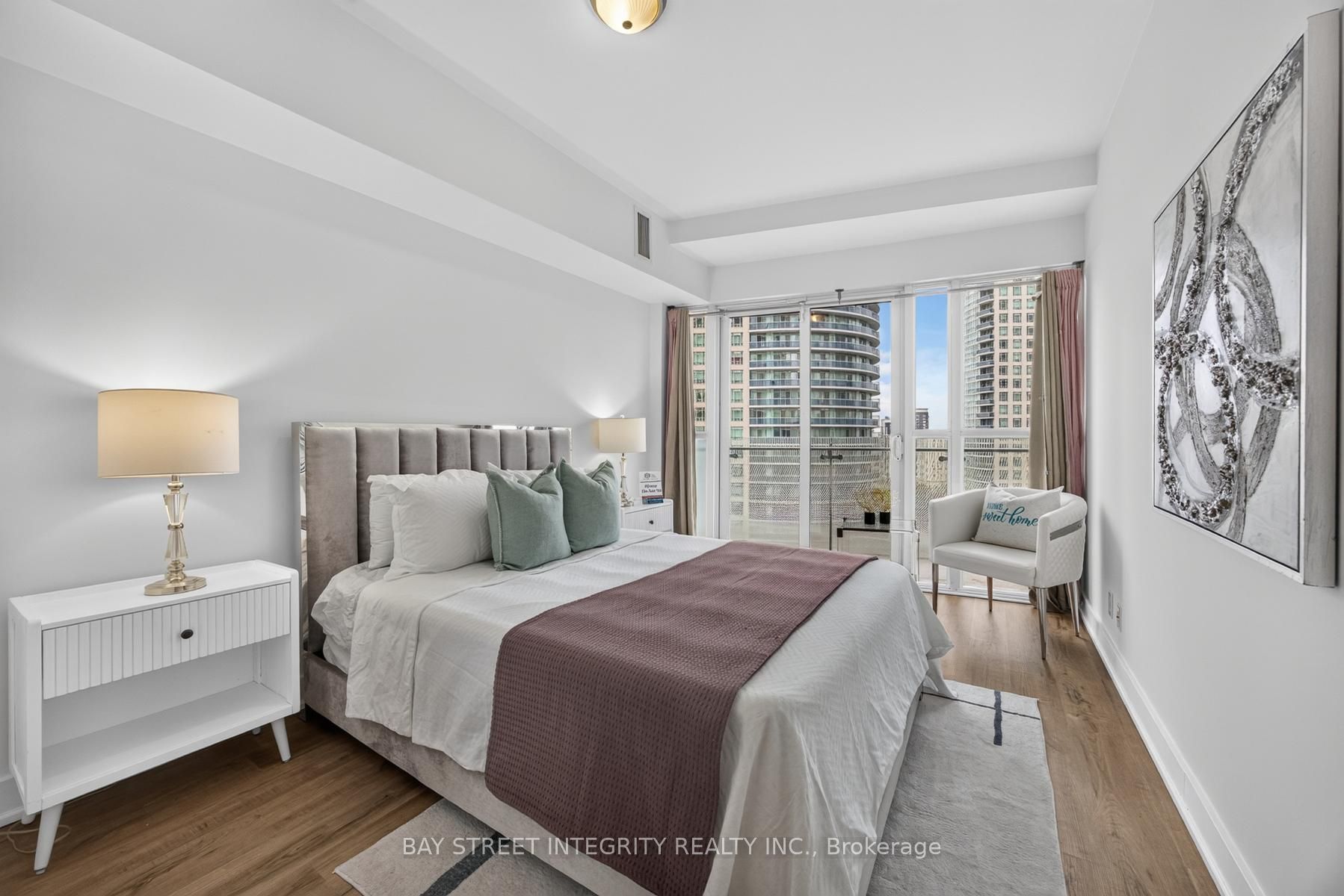 50 Absolute Avenue 1302 Property Photo 15