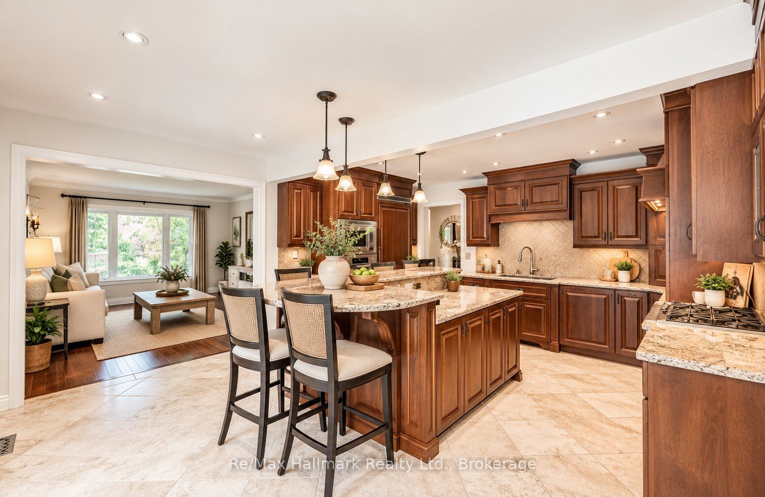 500 Blenheim Crescent Property Photo 15