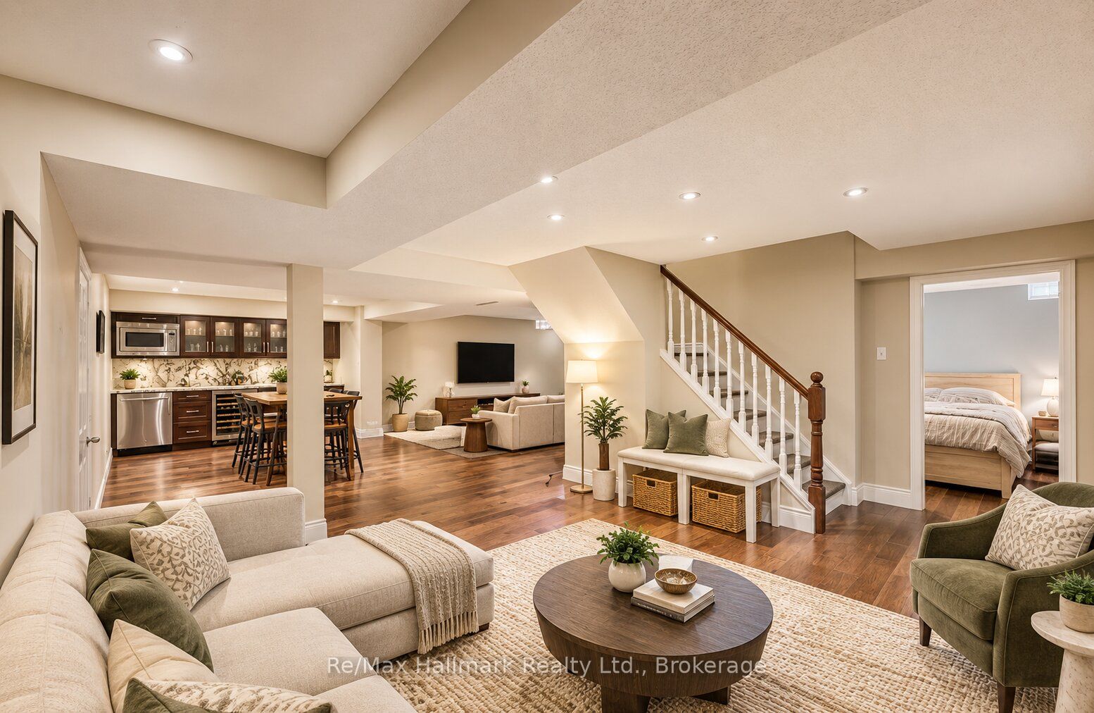 500 Blenheim Crescent Property Photo 29