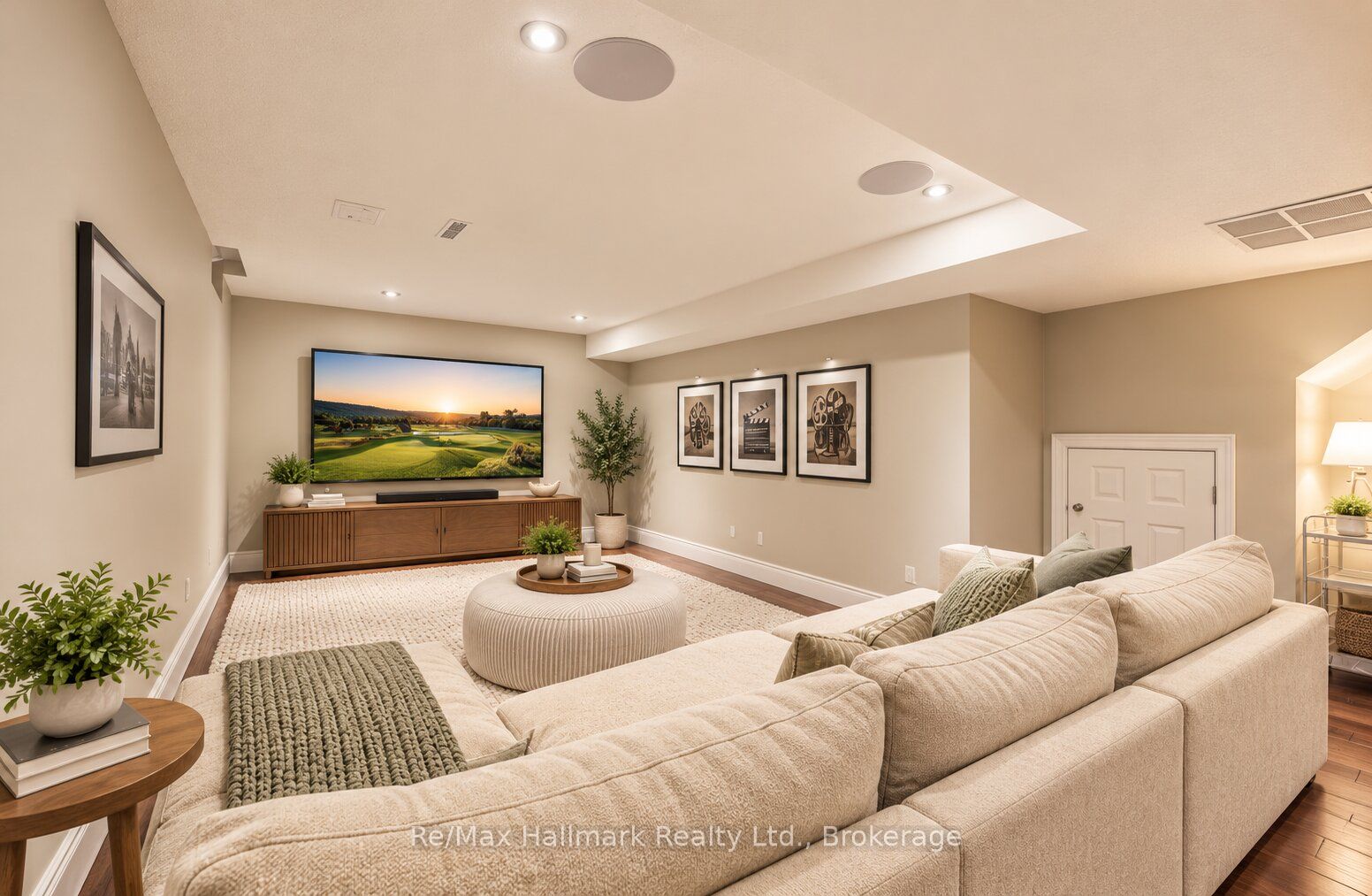 500 Blenheim Crescent Property Photo 32