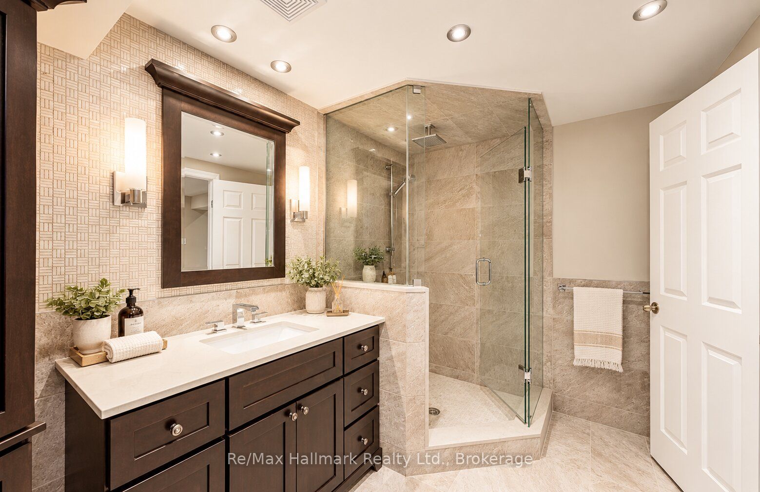 500 Blenheim Crescent Property Photo 34