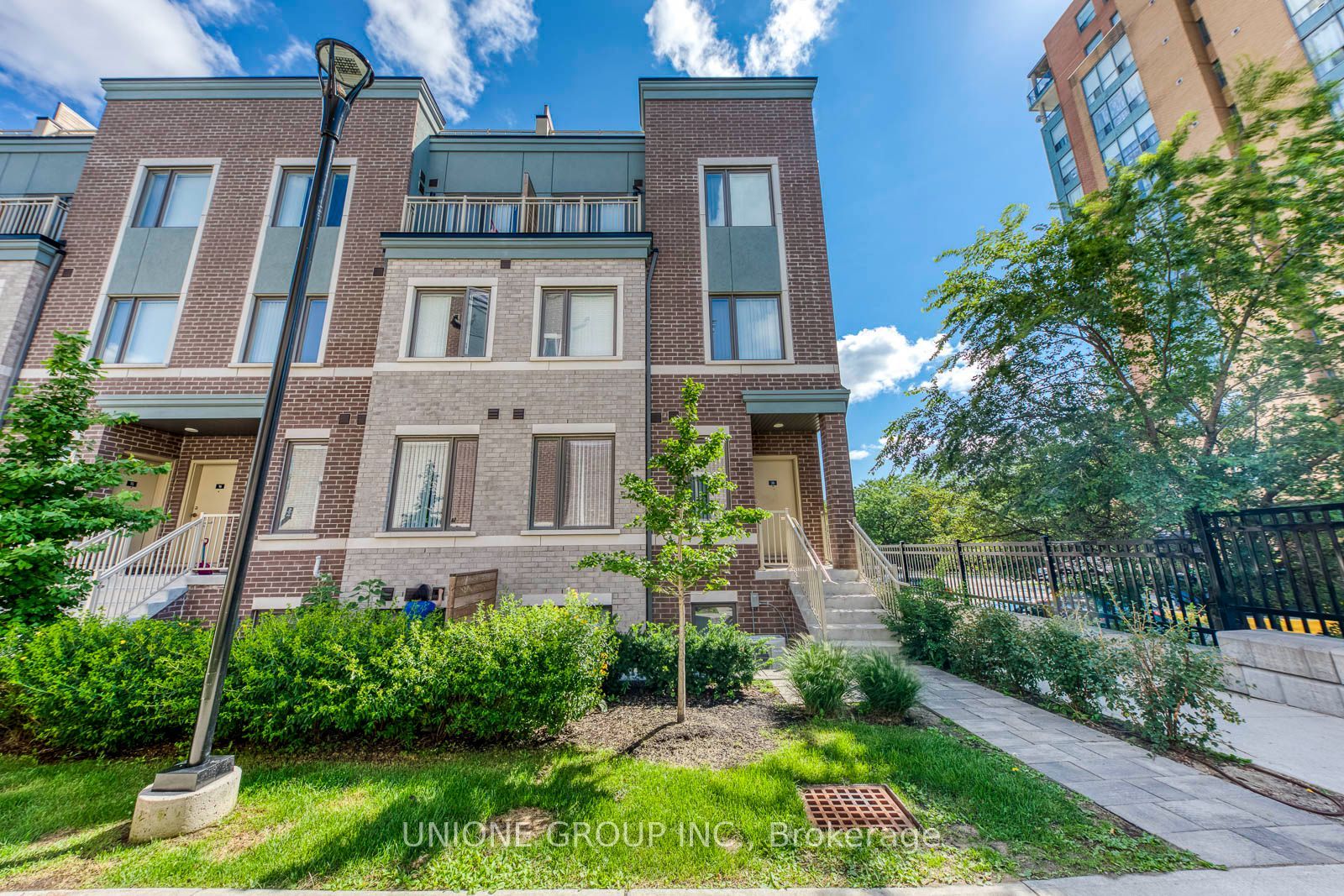 260 Twelfth Street 19 Property Photo 2