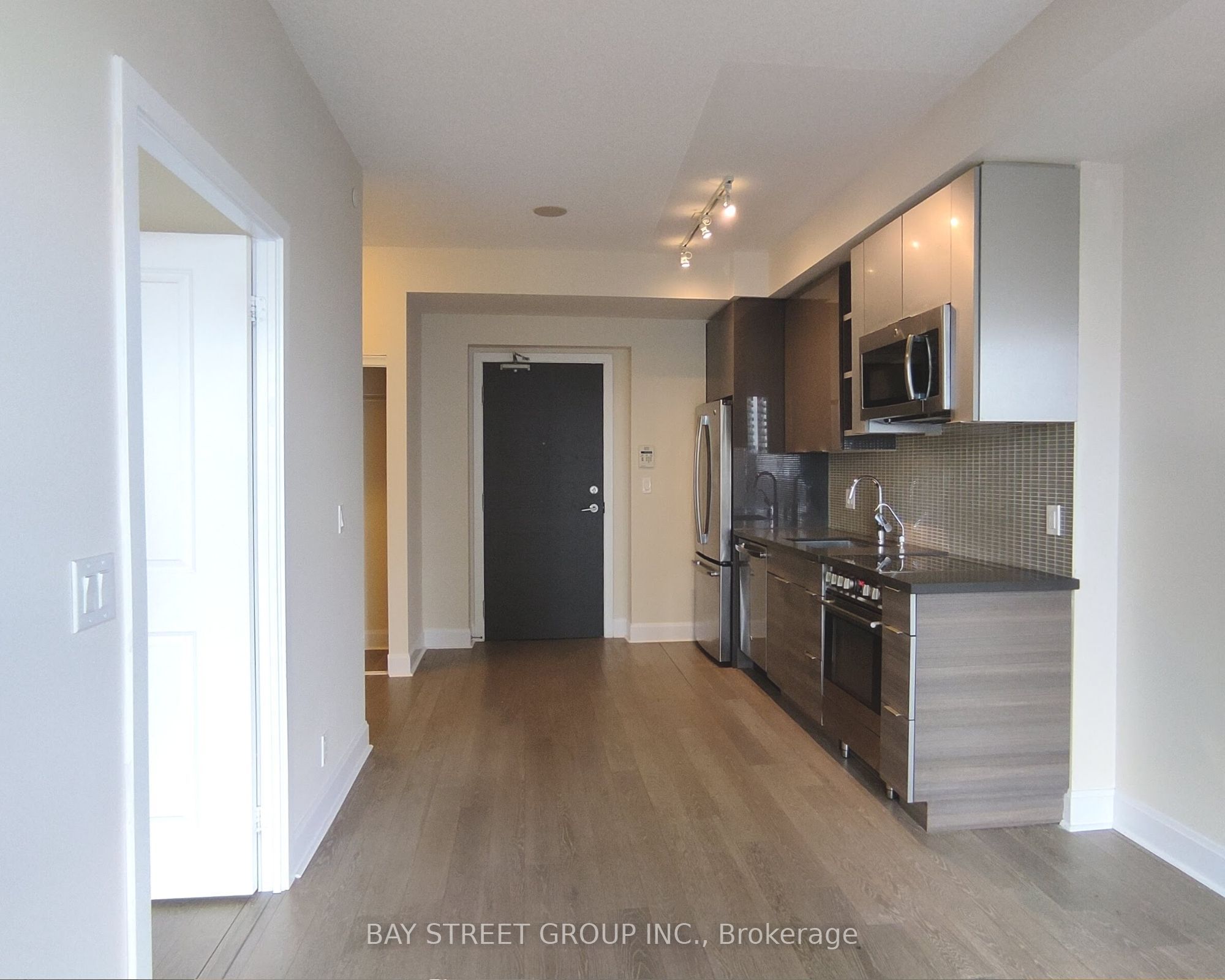33 Shore Breeze Drive 1906 Property Photo 9