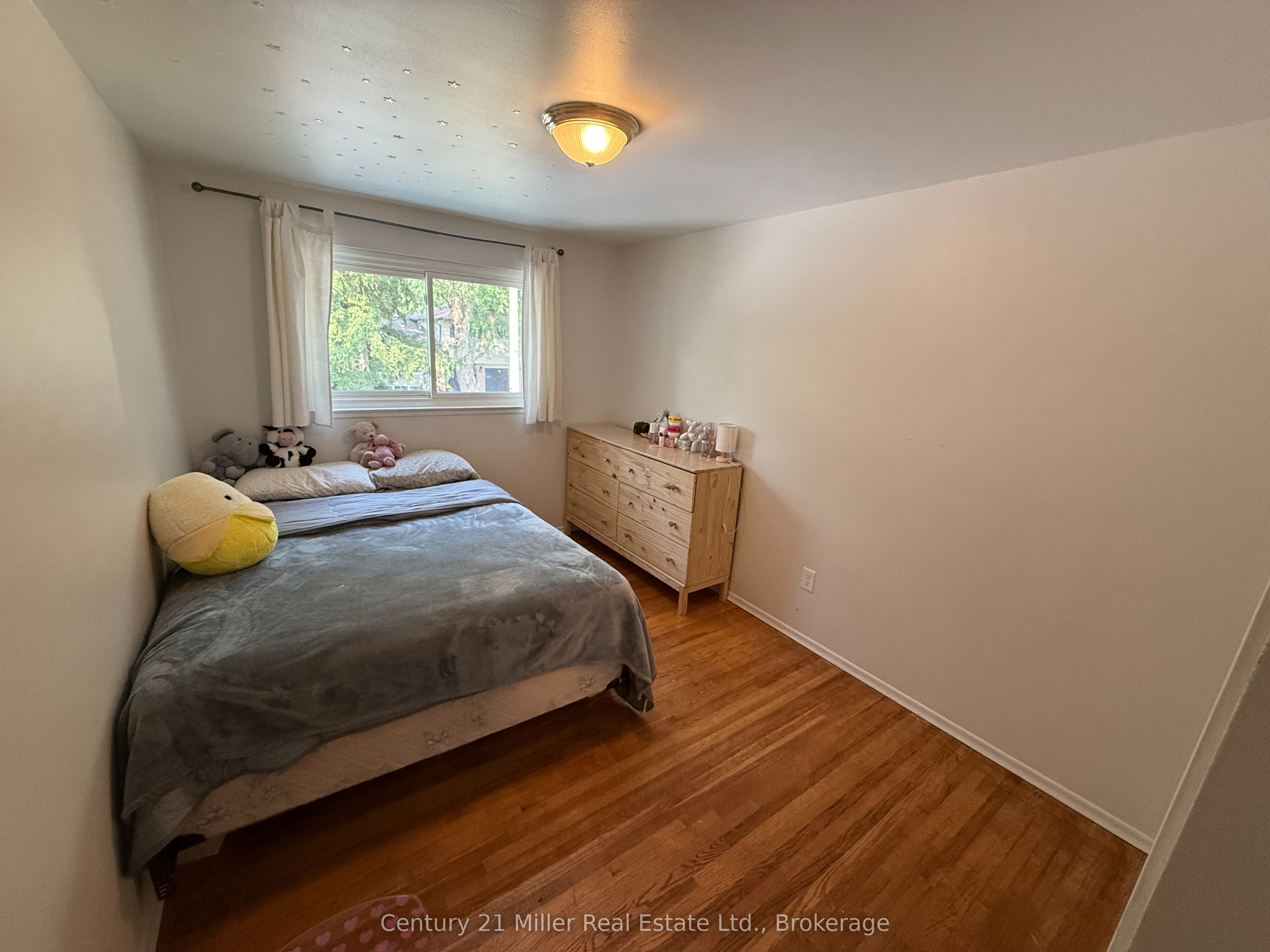 35 Melville Crescent Upper Property Photo 10