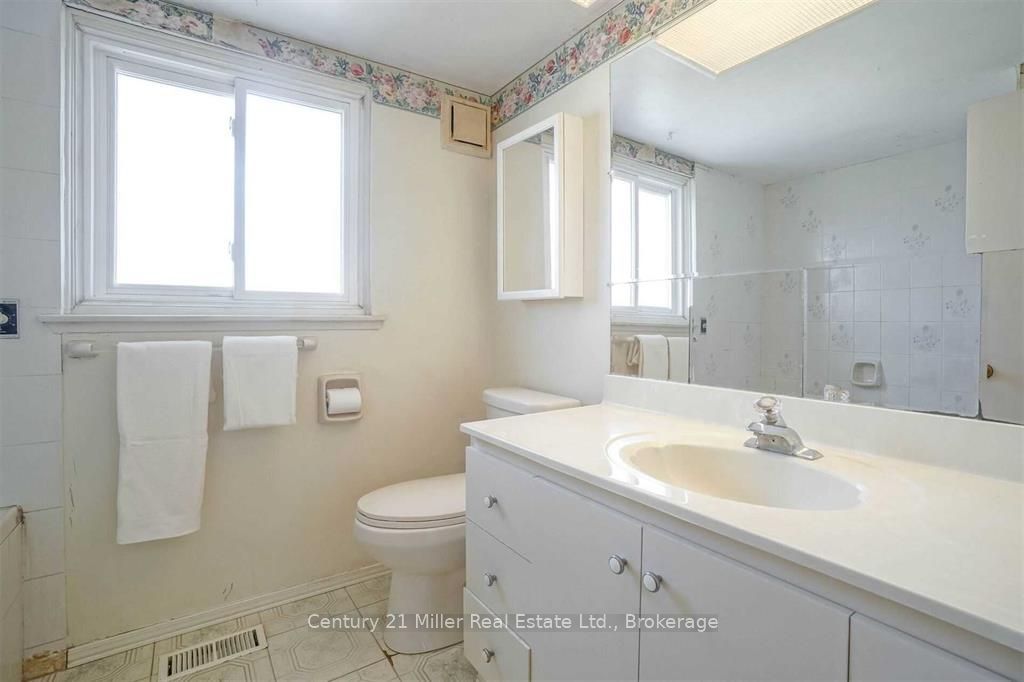 35 Melville Crescent Upper Property Photo 13