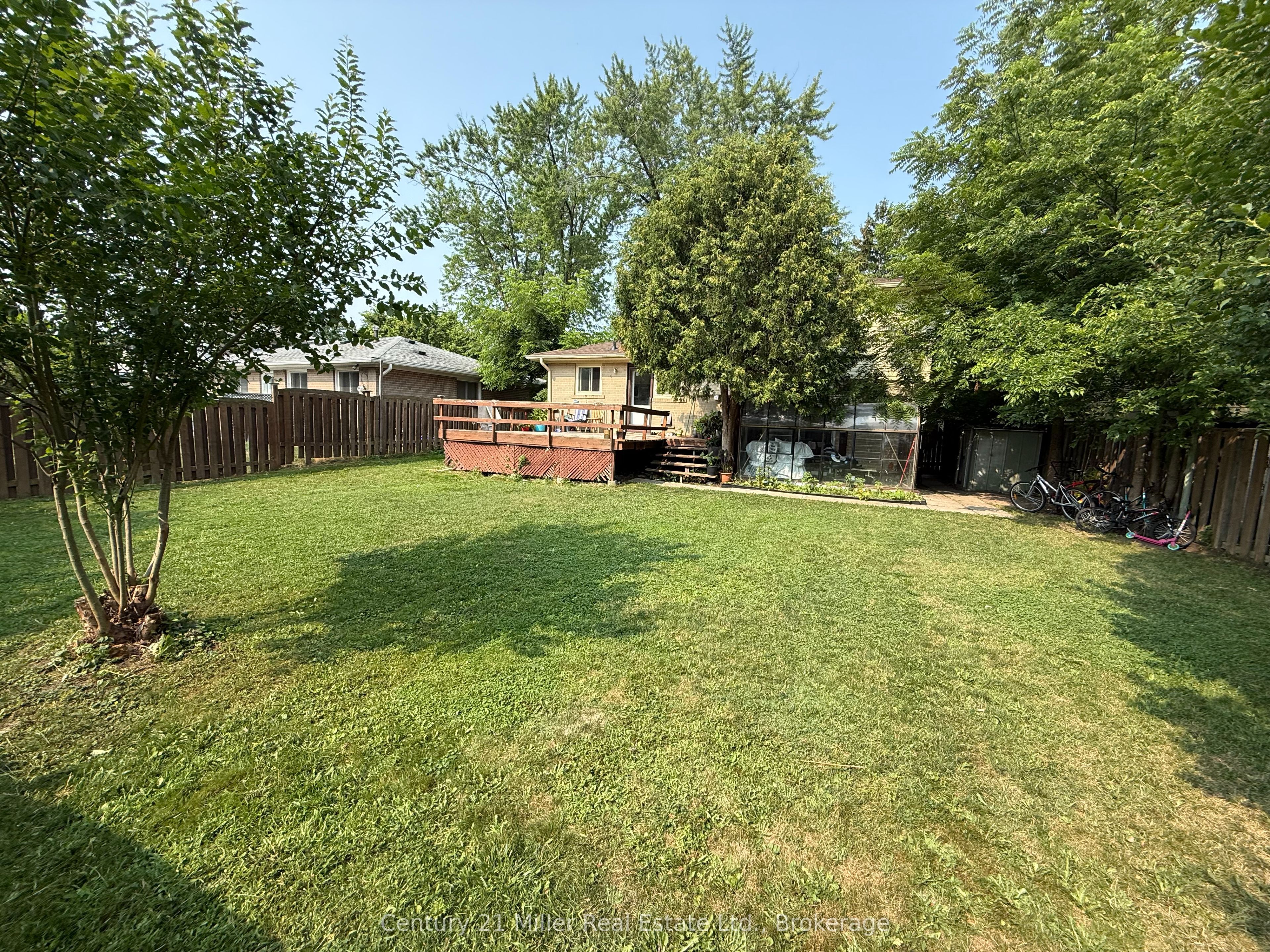 35 Melville Crescent Upper Property Photo 16
