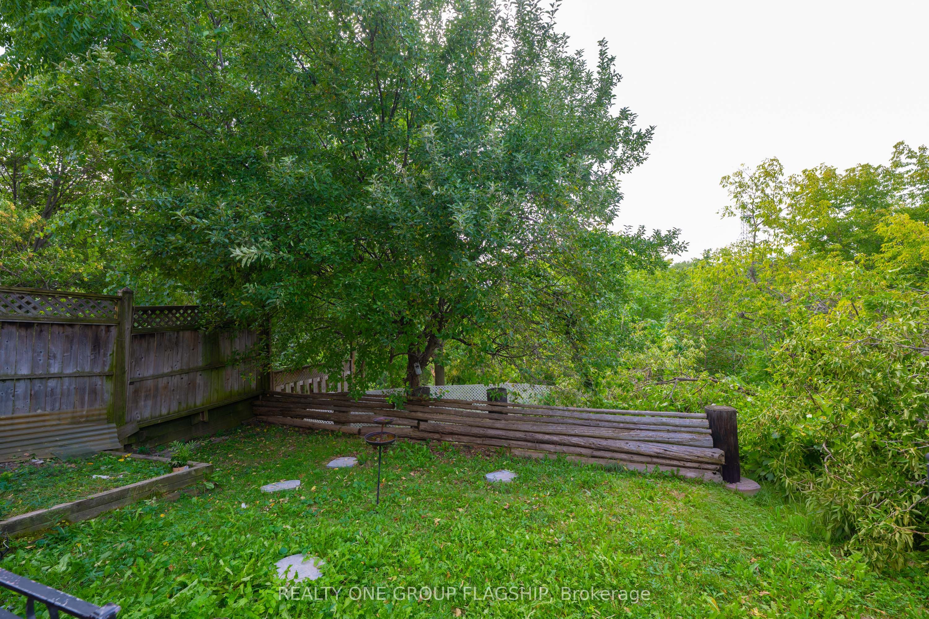12 Azalea Court Property Photo 9