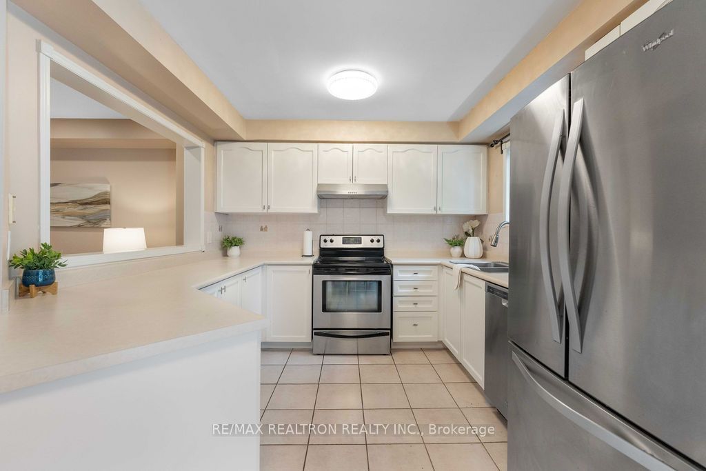 5525 Palmerston Crescent 45 Property Photo 14