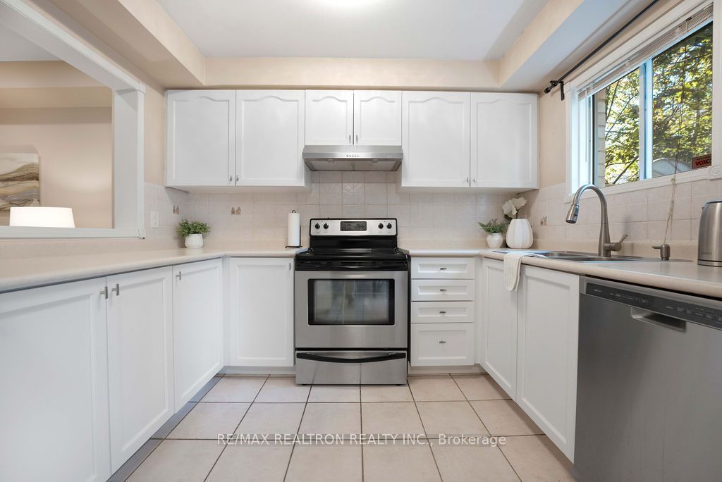 5525 Palmerston Crescent 45 Property Photo 15