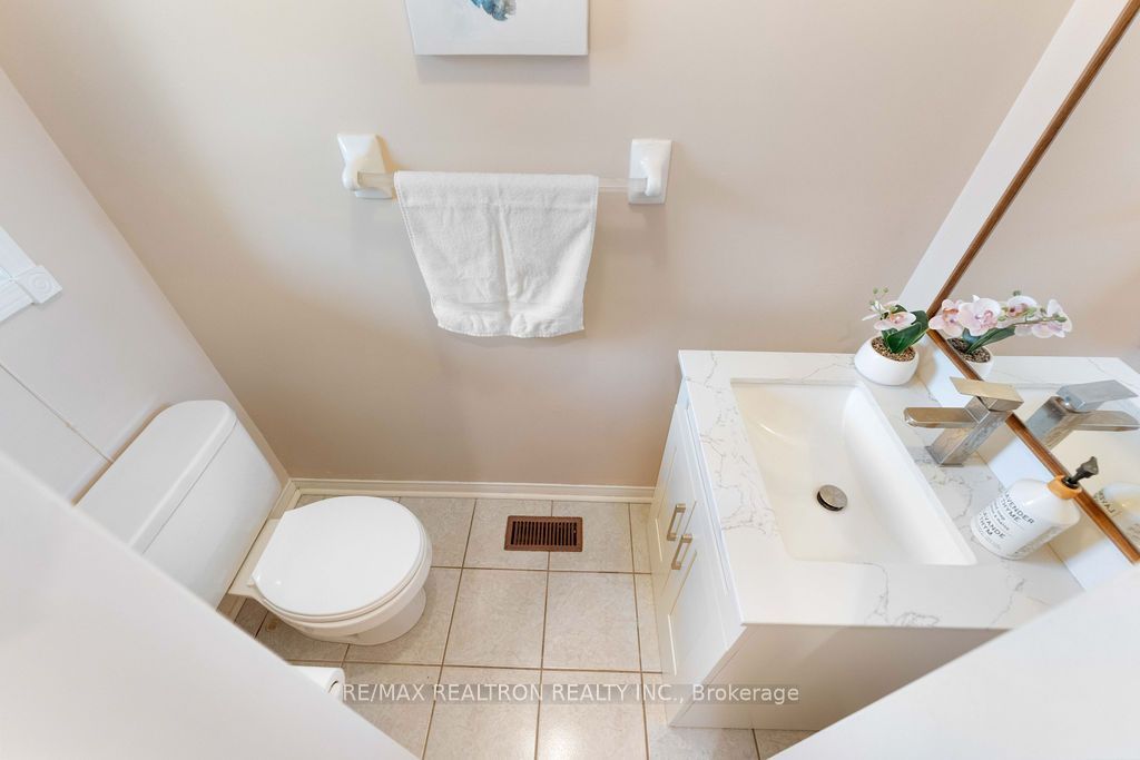 5525 Palmerston Crescent 45 Property Photo 21