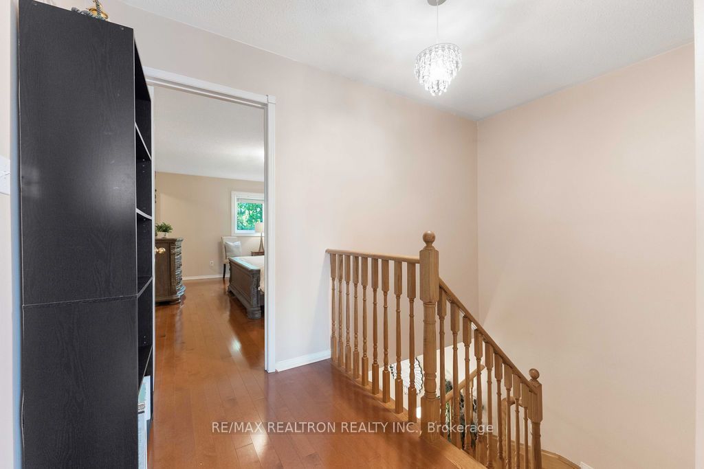 5525 Palmerston Crescent 45 Property Photo 24