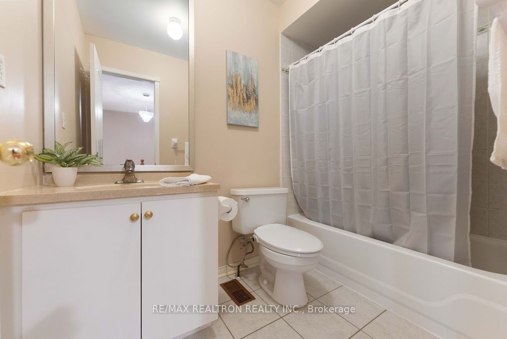 5525 Palmerston Crescent 45 Property Photo 27