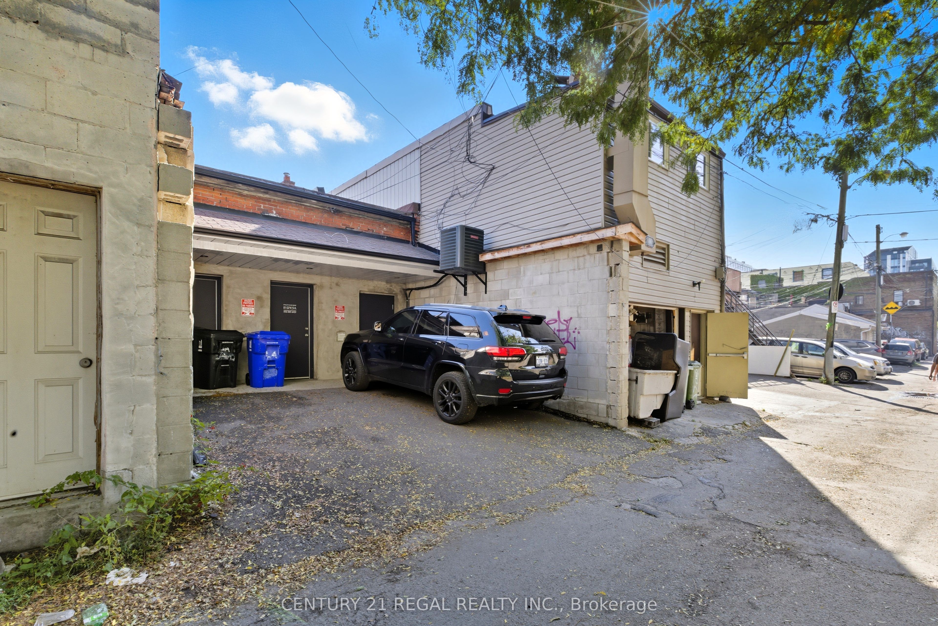 1700 St Clair Avenue W Property Photo 22