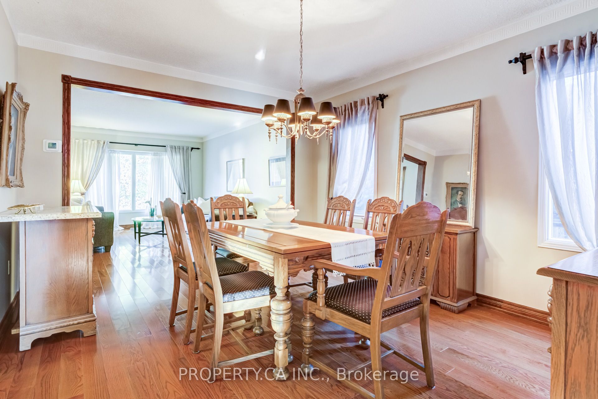 411 Freeman Crescent Property Photo 11