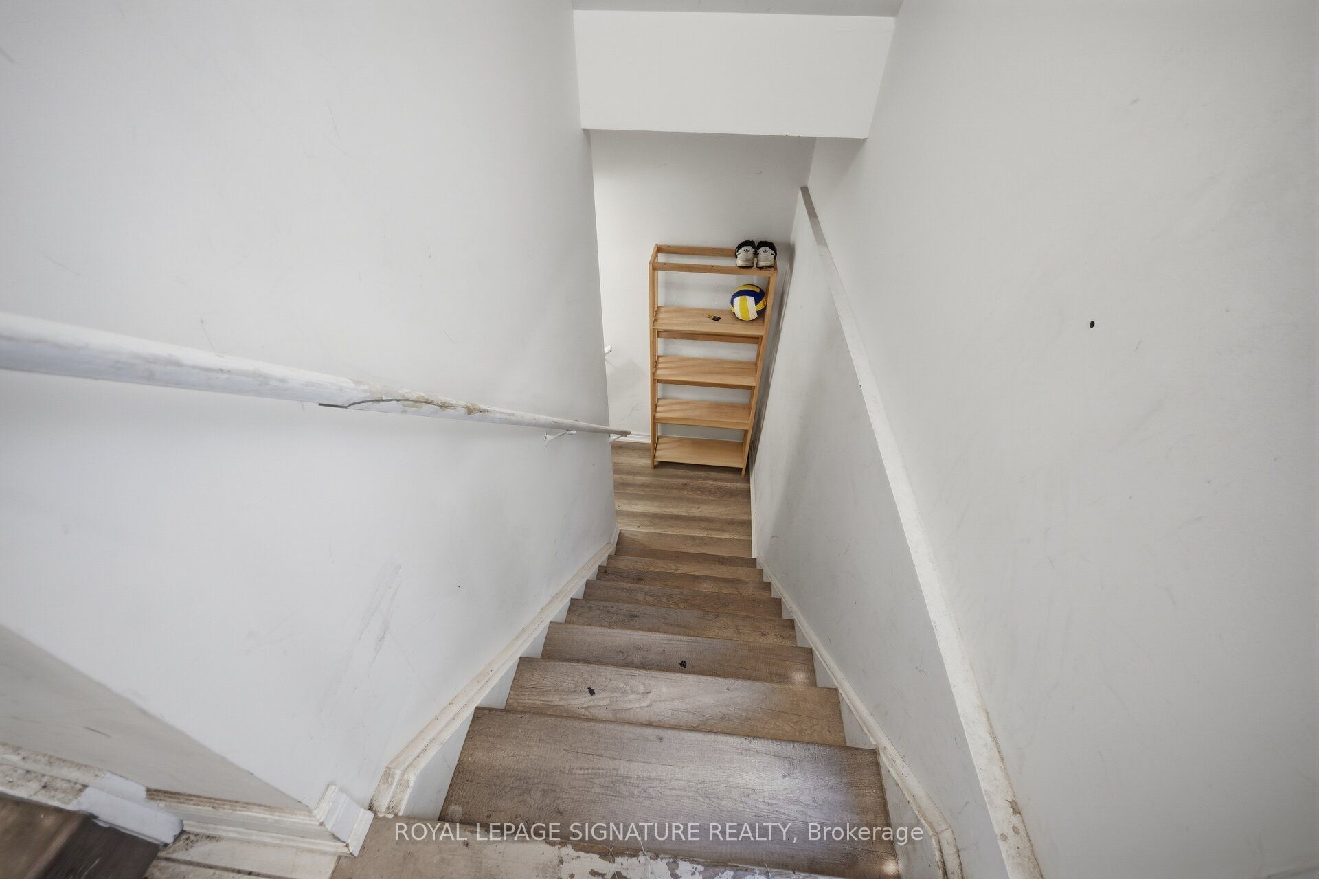 88 Yardley Crescent 2 Property Photo 6
