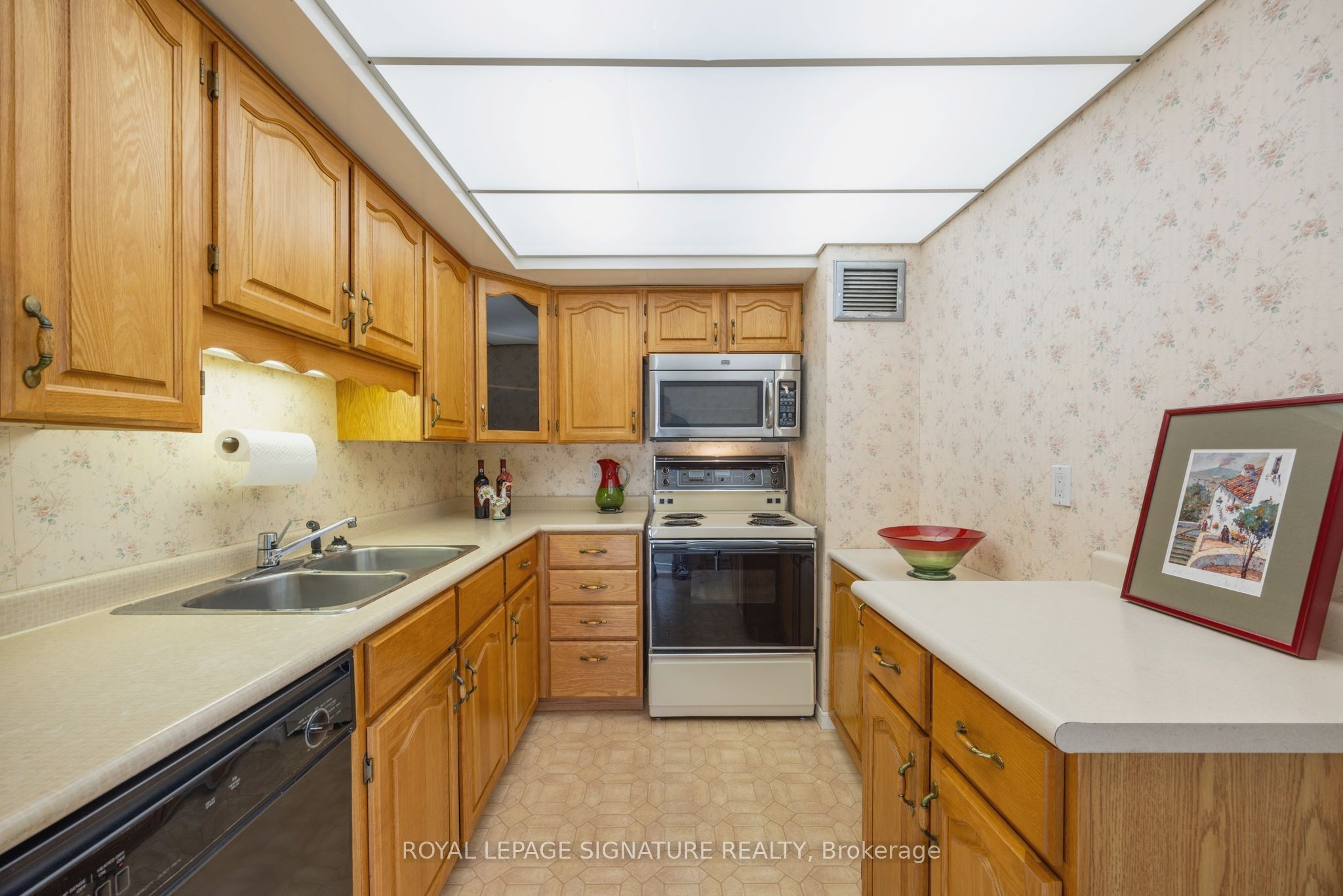 1300 Bloor Street 1405 Property Photo 18