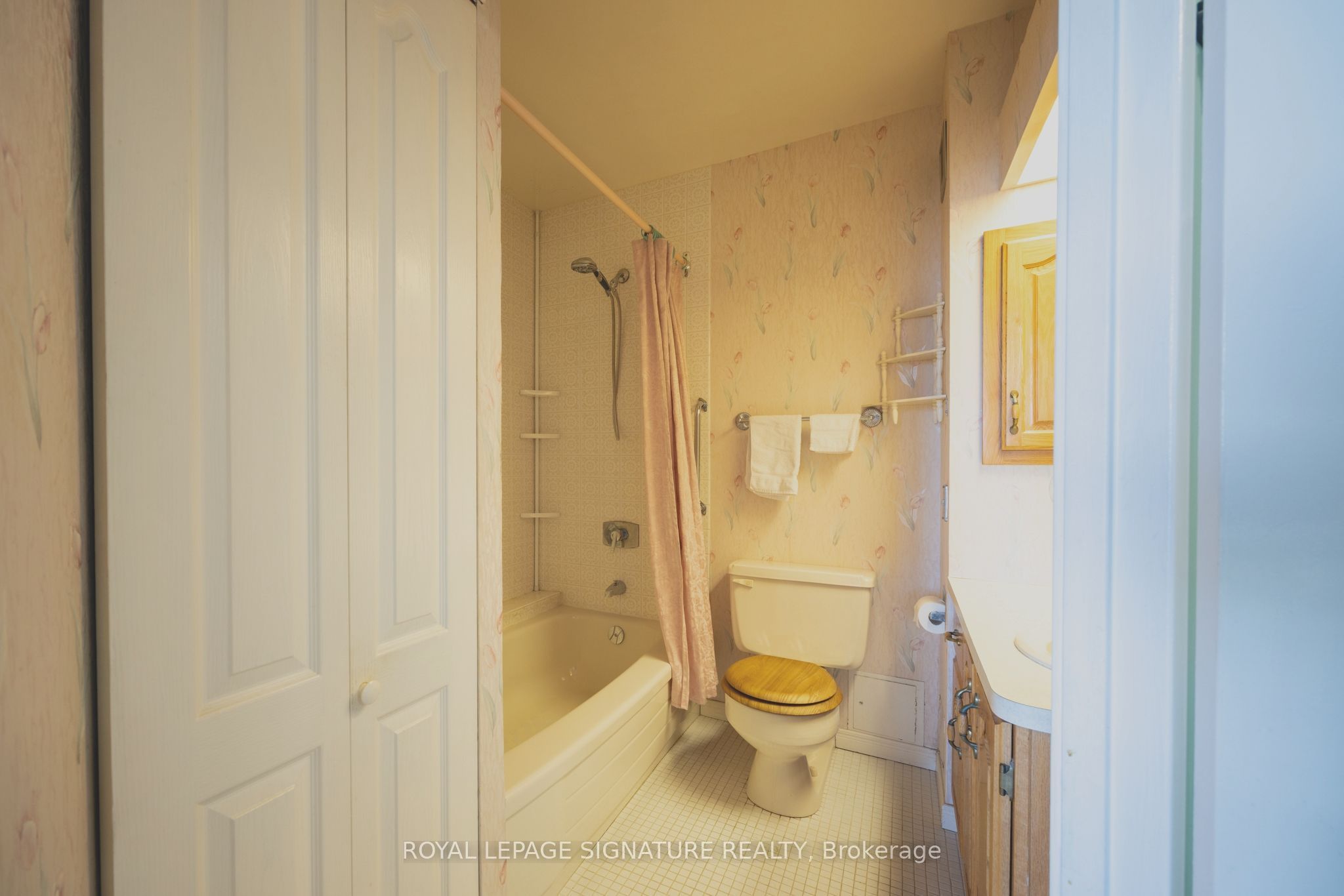 1300 Bloor Street 1405 Property Photo 27