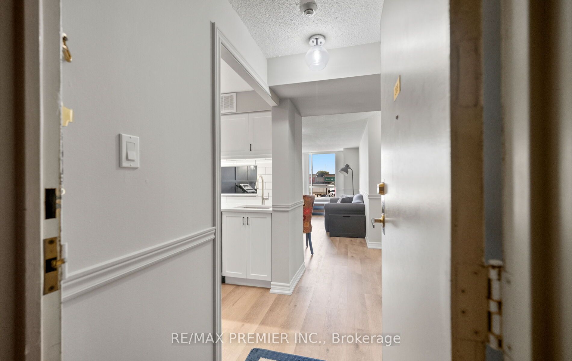2470 Eglinton Avenue W 209 Property Photo 8