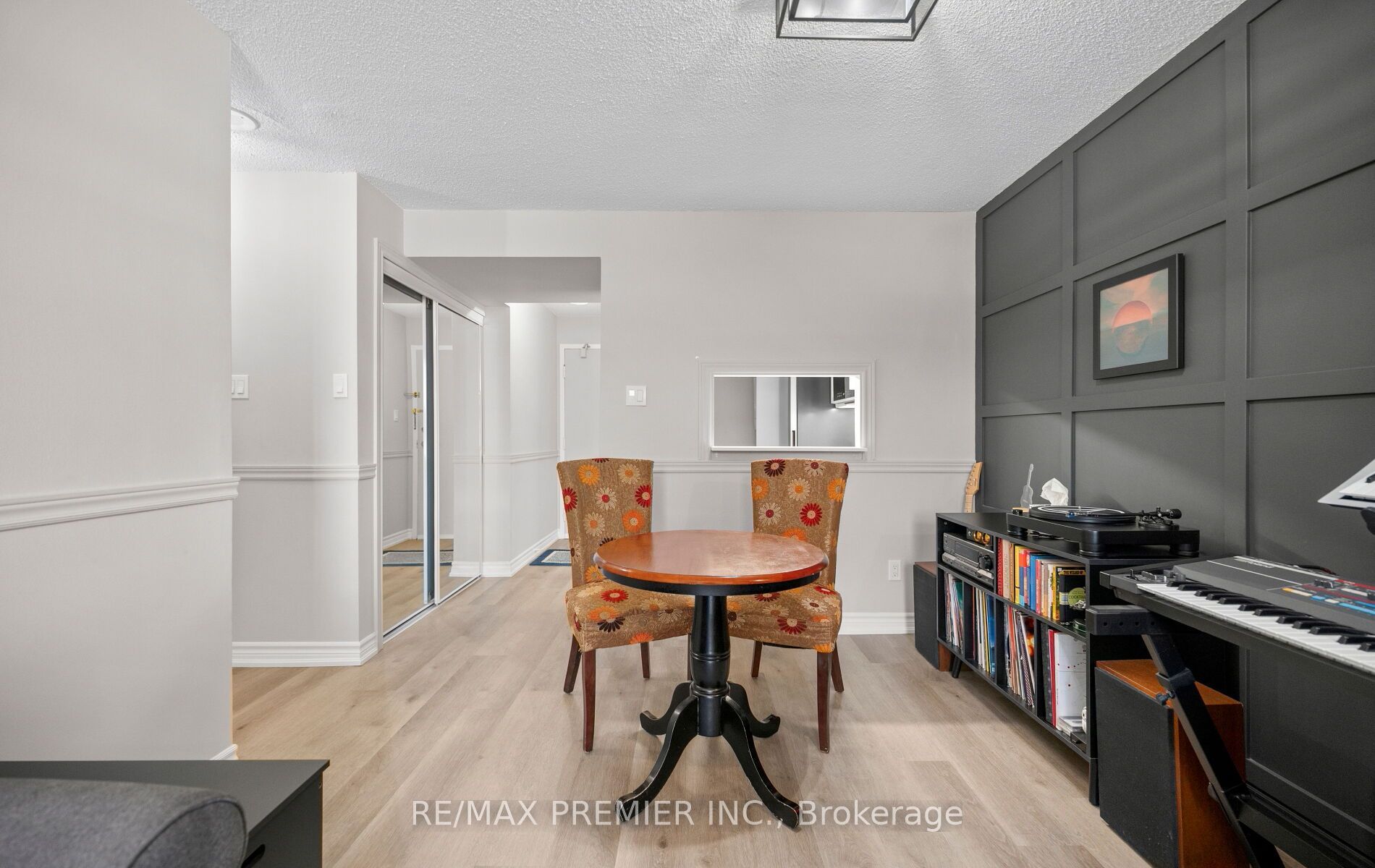 2470 Eglinton Avenue W 209 Property Photo 12