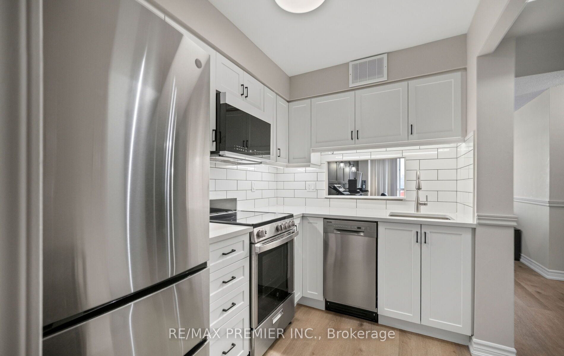 2470 Eglinton Avenue W 209 Property Photo 14