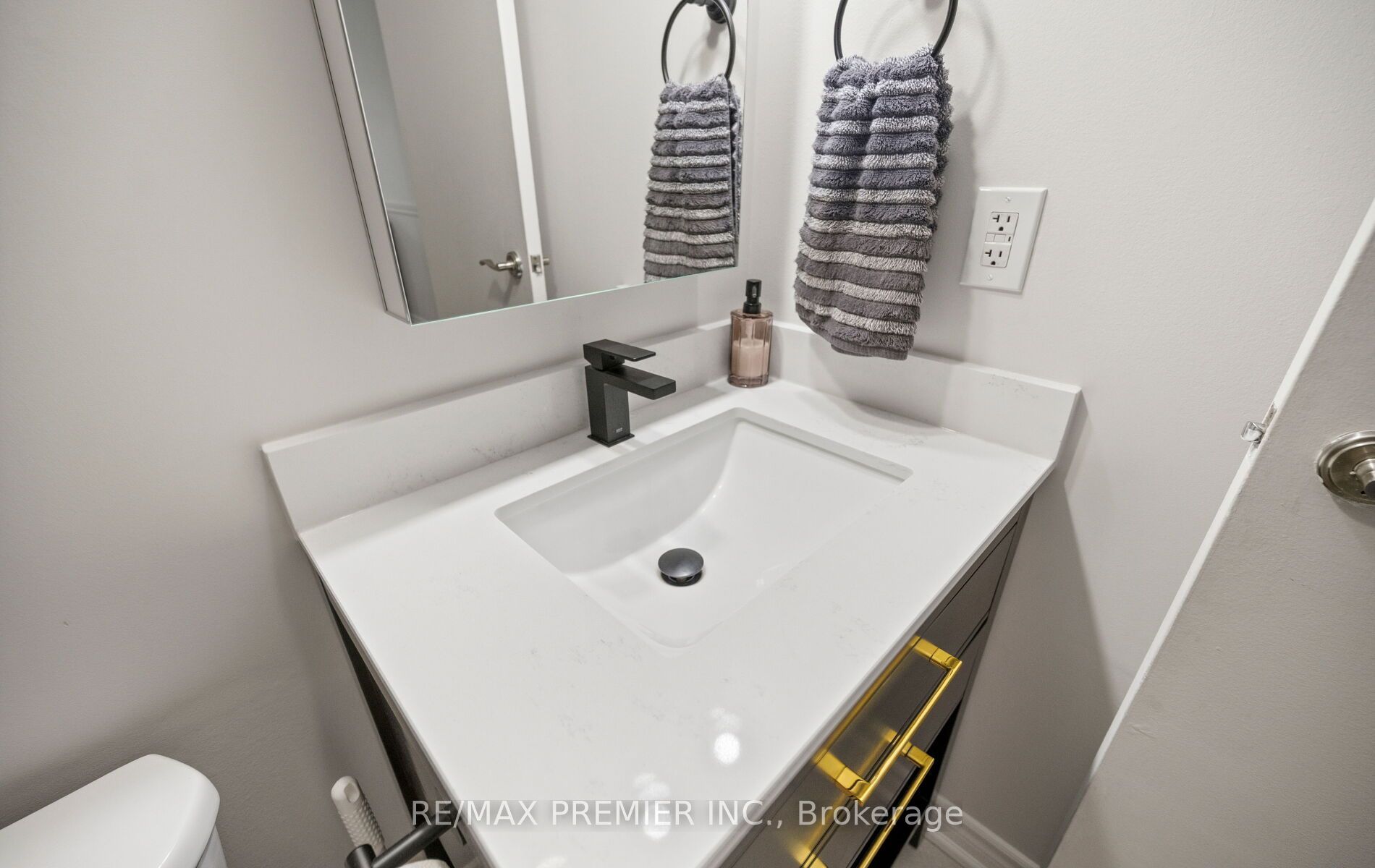 2470 Eglinton Avenue W 209 Property Photo 23