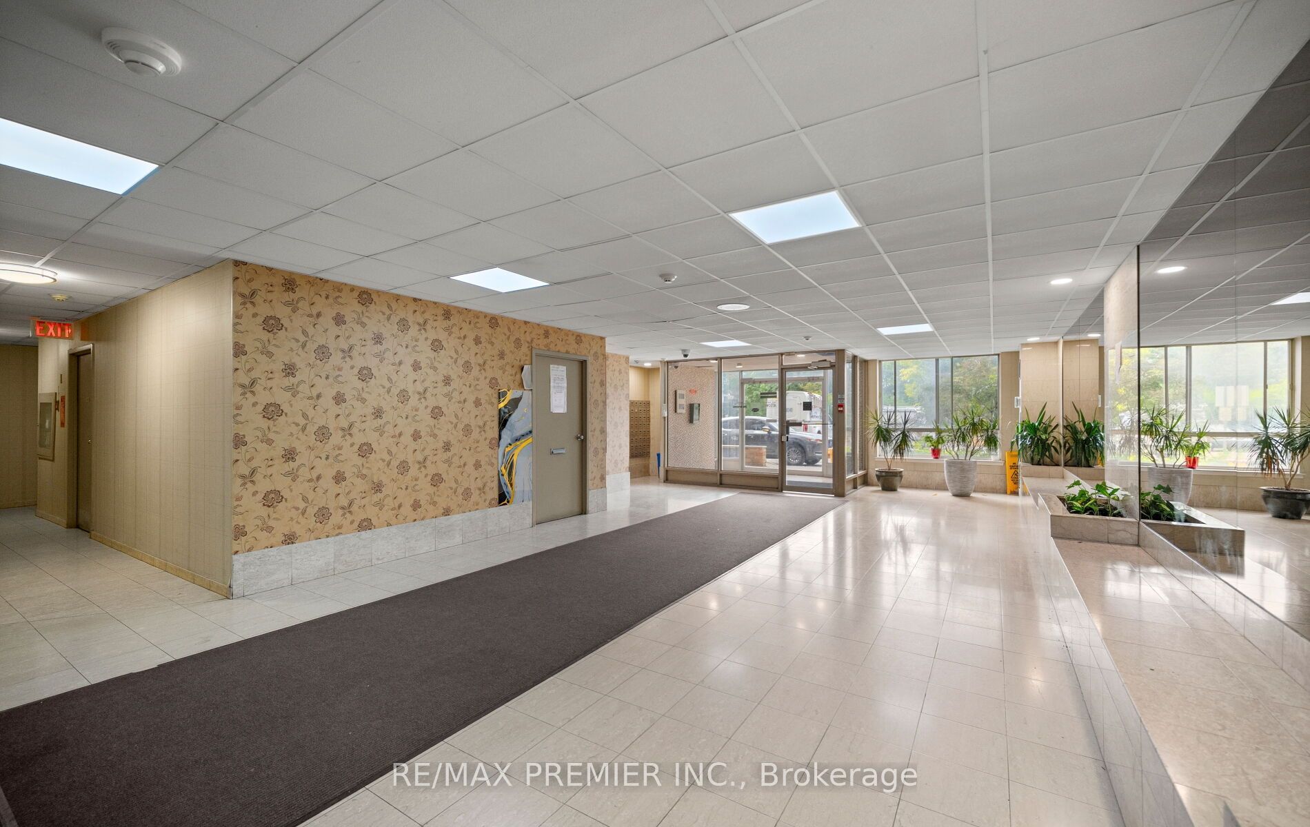 2470 Eglinton Avenue W 209 Property Photo 25