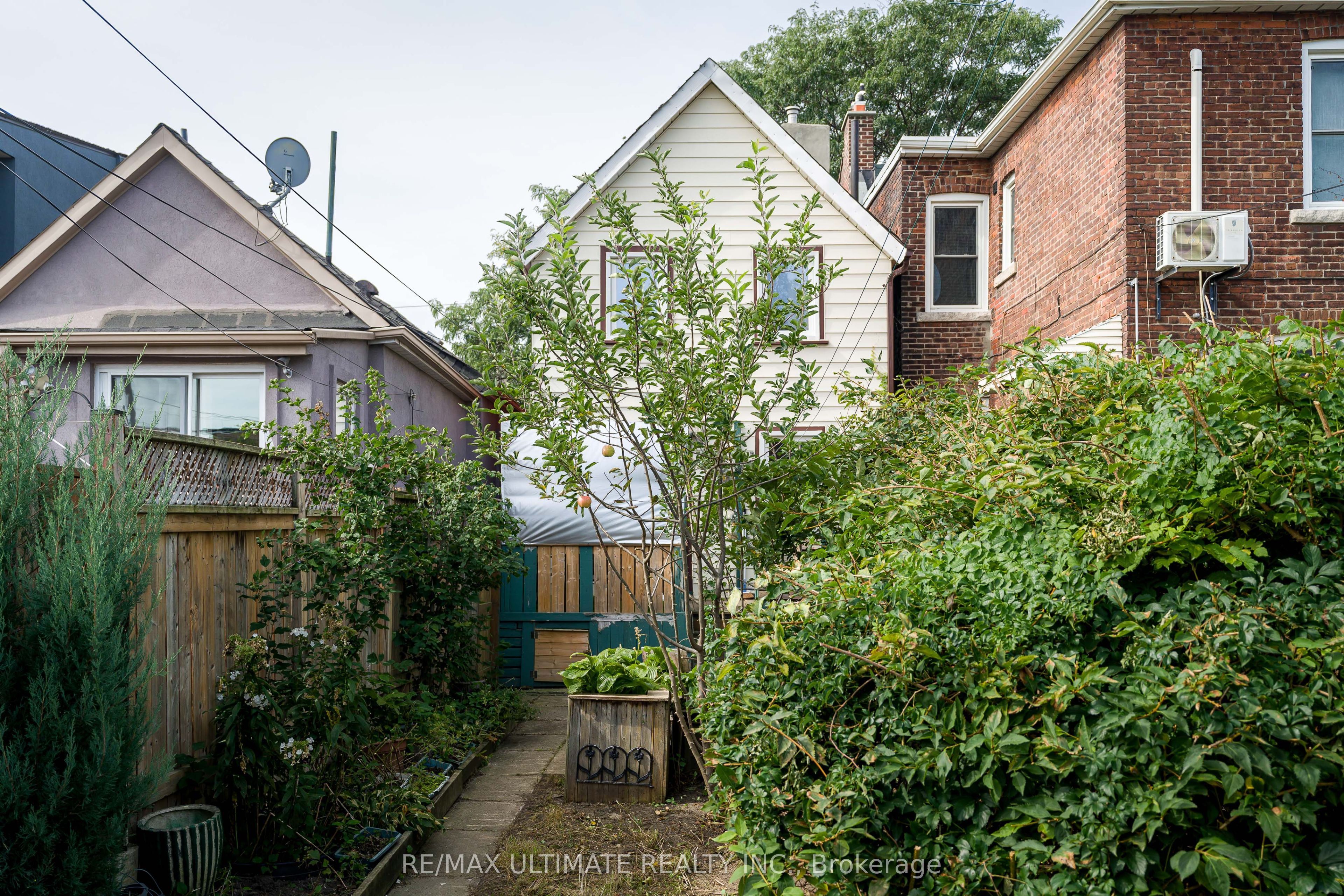 251 Boon Avenue Property Photo 32