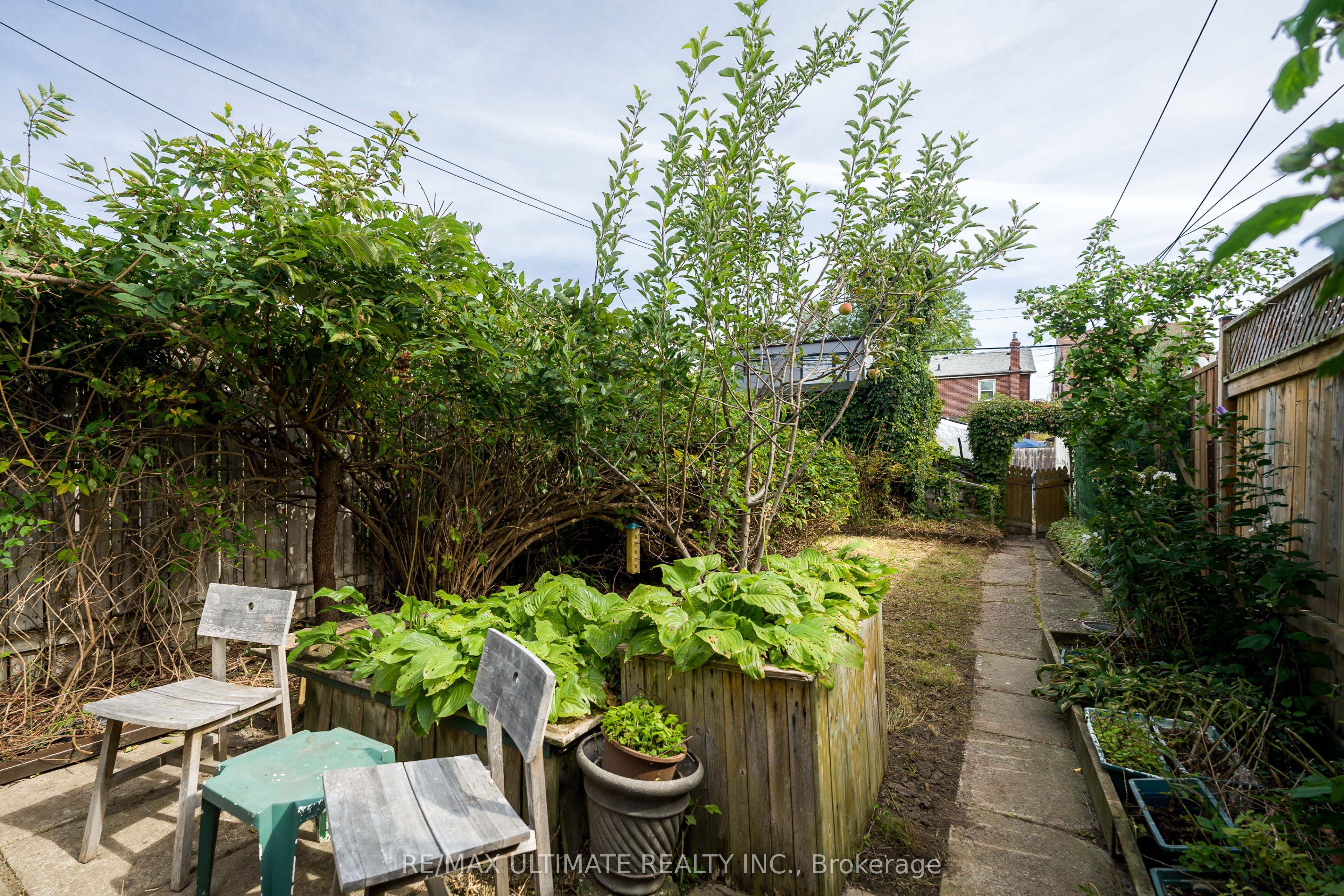 251 Boon Avenue Property Photo 37