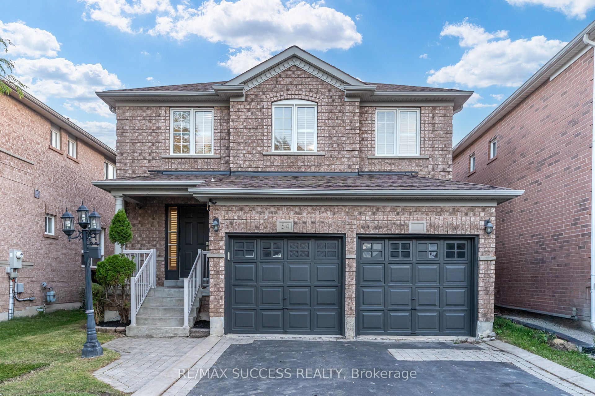 54 Ferncroft Place Property Photo 2