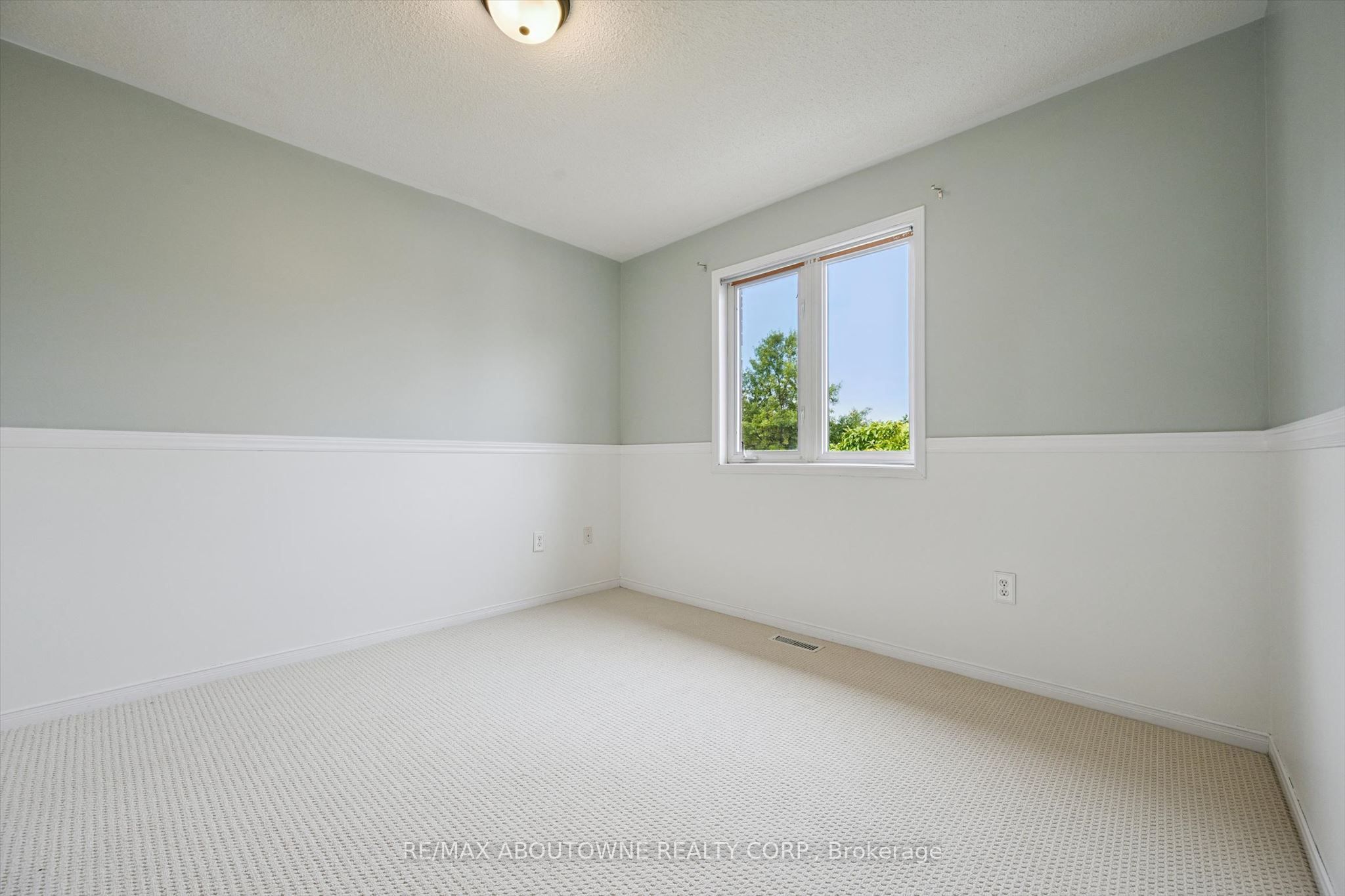 2397 Ennerdale Road Property Photo 26