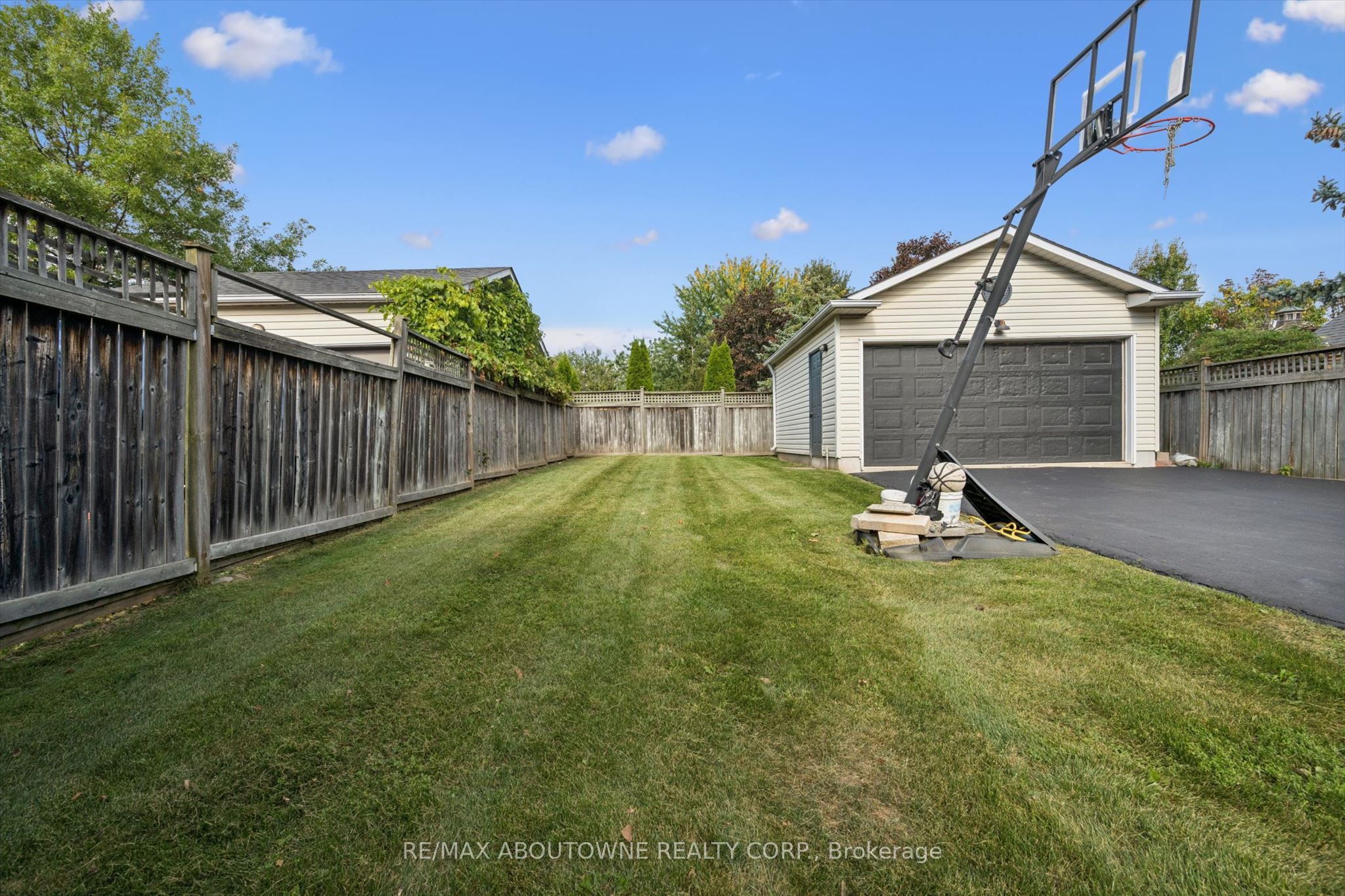 2397 Ennerdale Road Property Photo 40