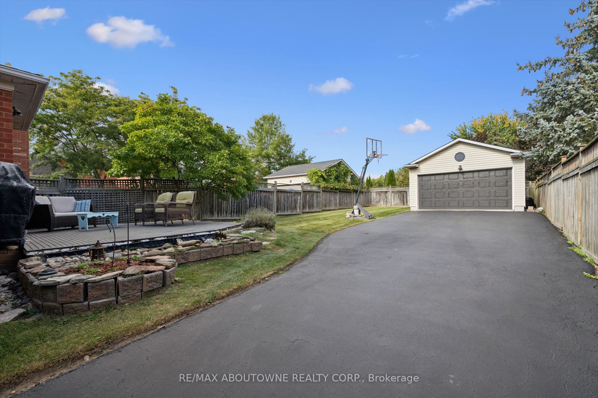 2397 Ennerdale Road Property Photo 42