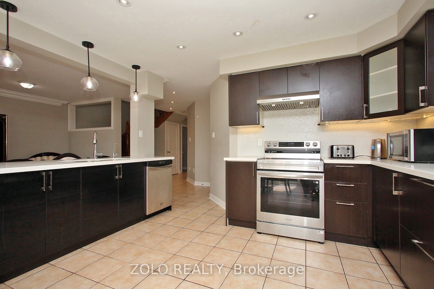 37 S Sewells Lane S Property Photo 5